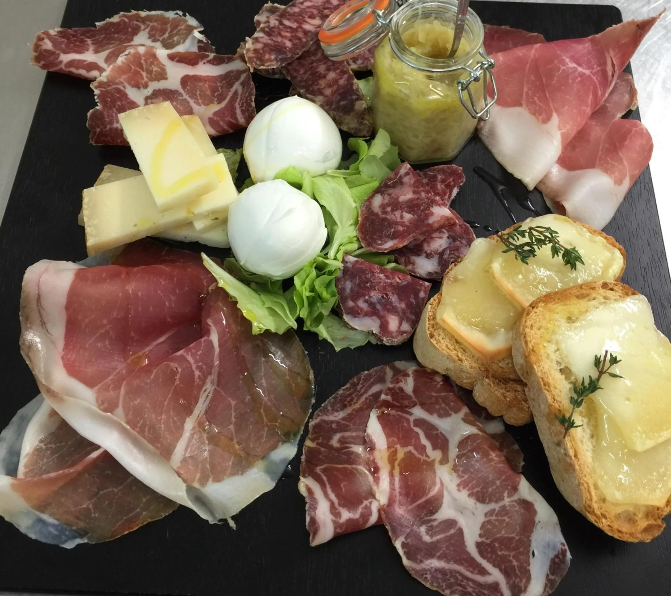 Restaurant/places to eat in Hotel Civita