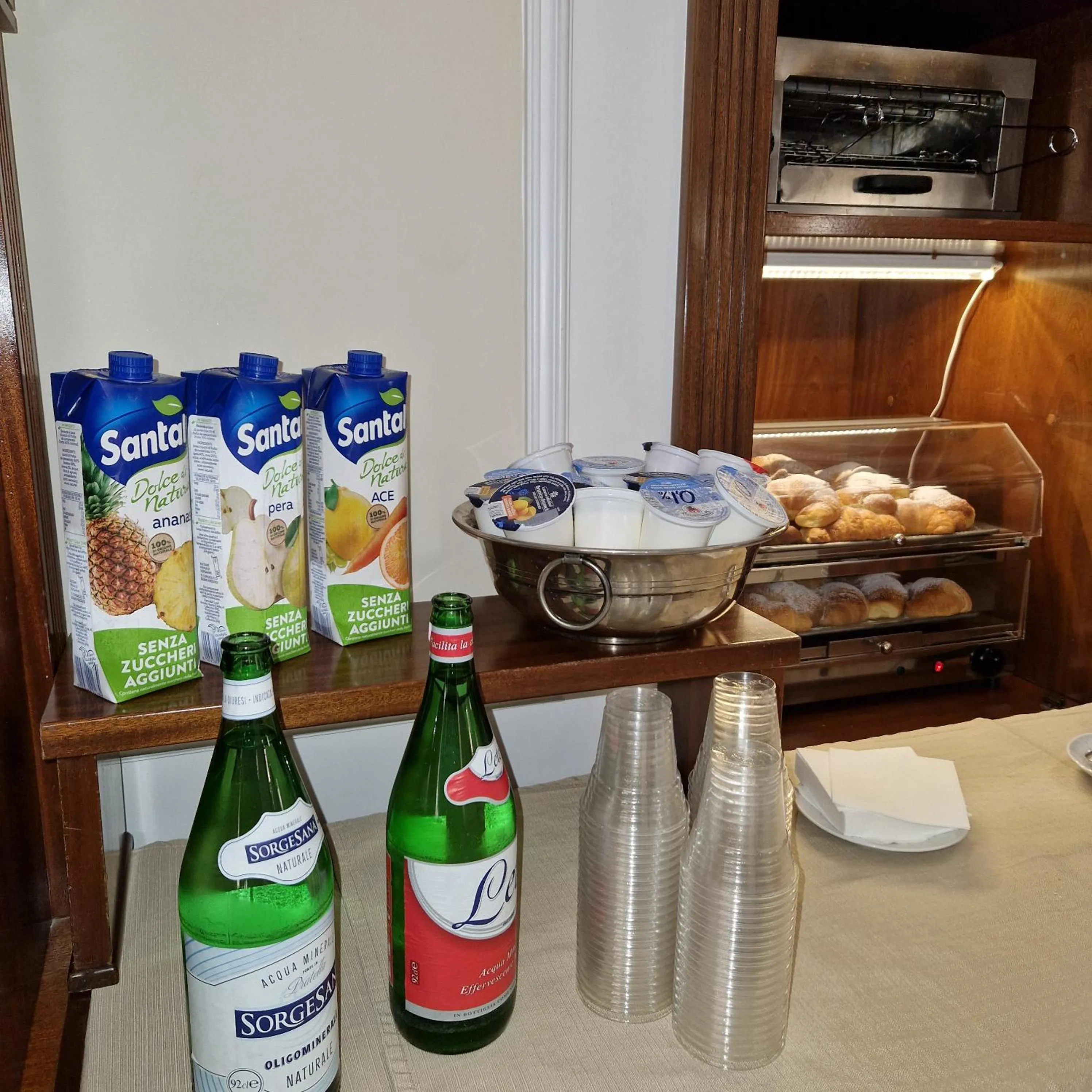 Breakfast in Hotel Civita