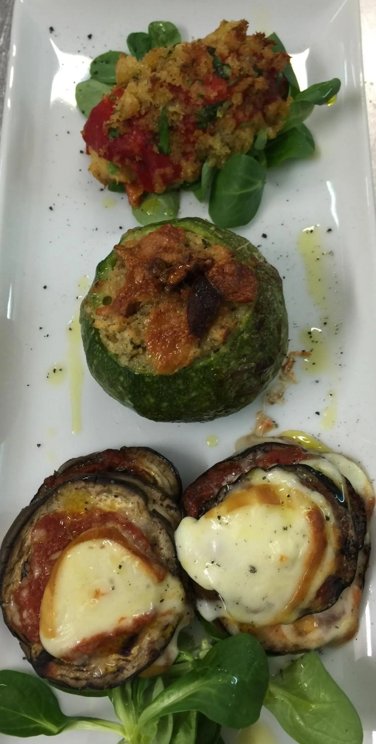 Restaurant/places to eat in Hotel Civita