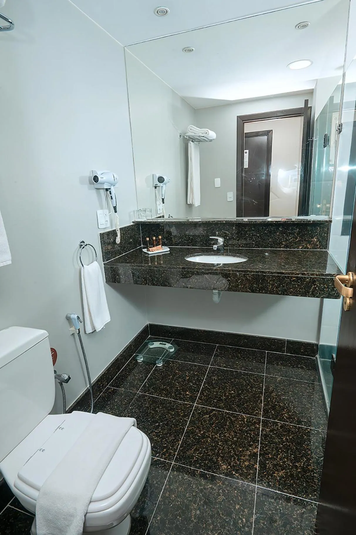 Shower in Royal Collection Paulista