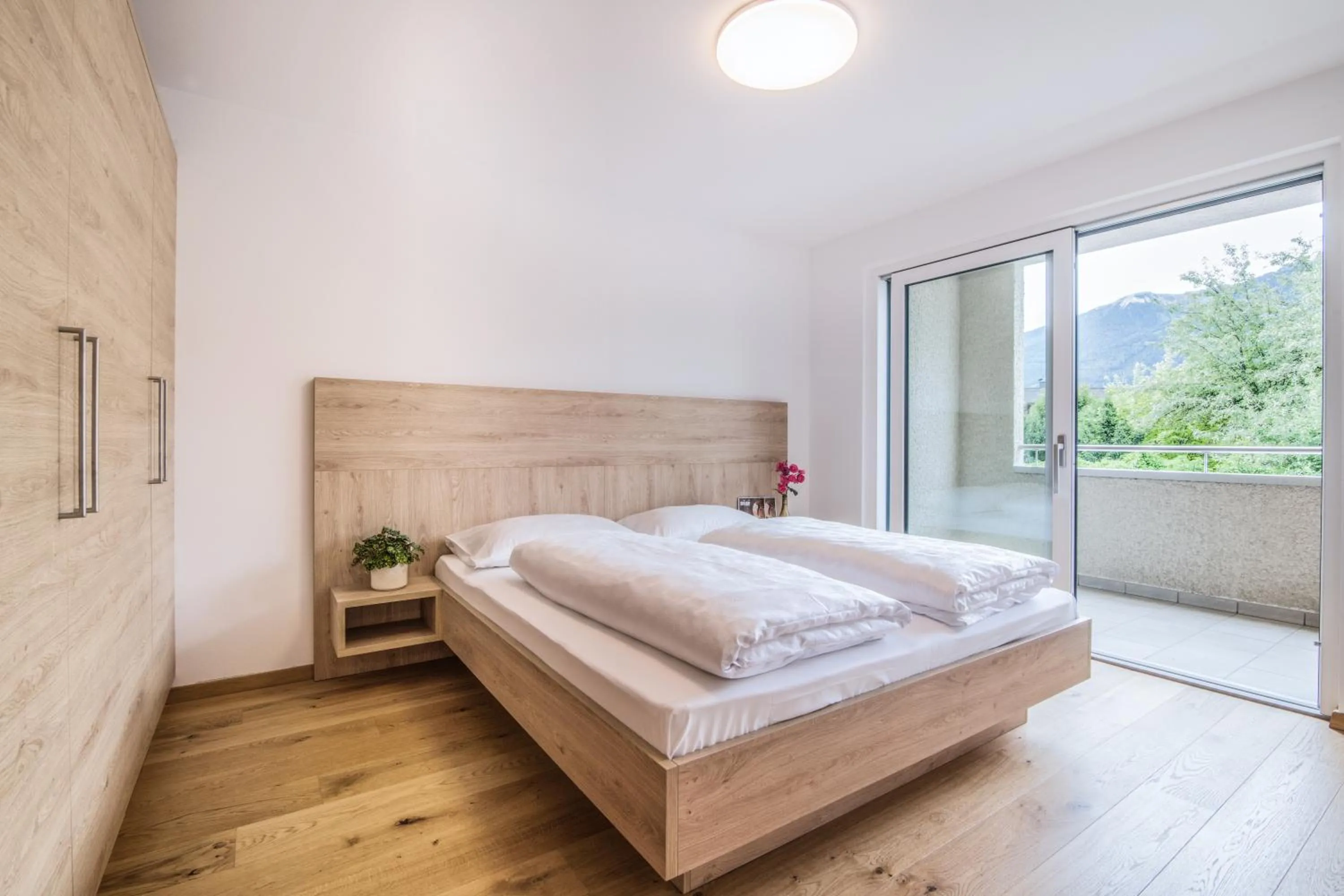 Bed in Hotel Mondschein