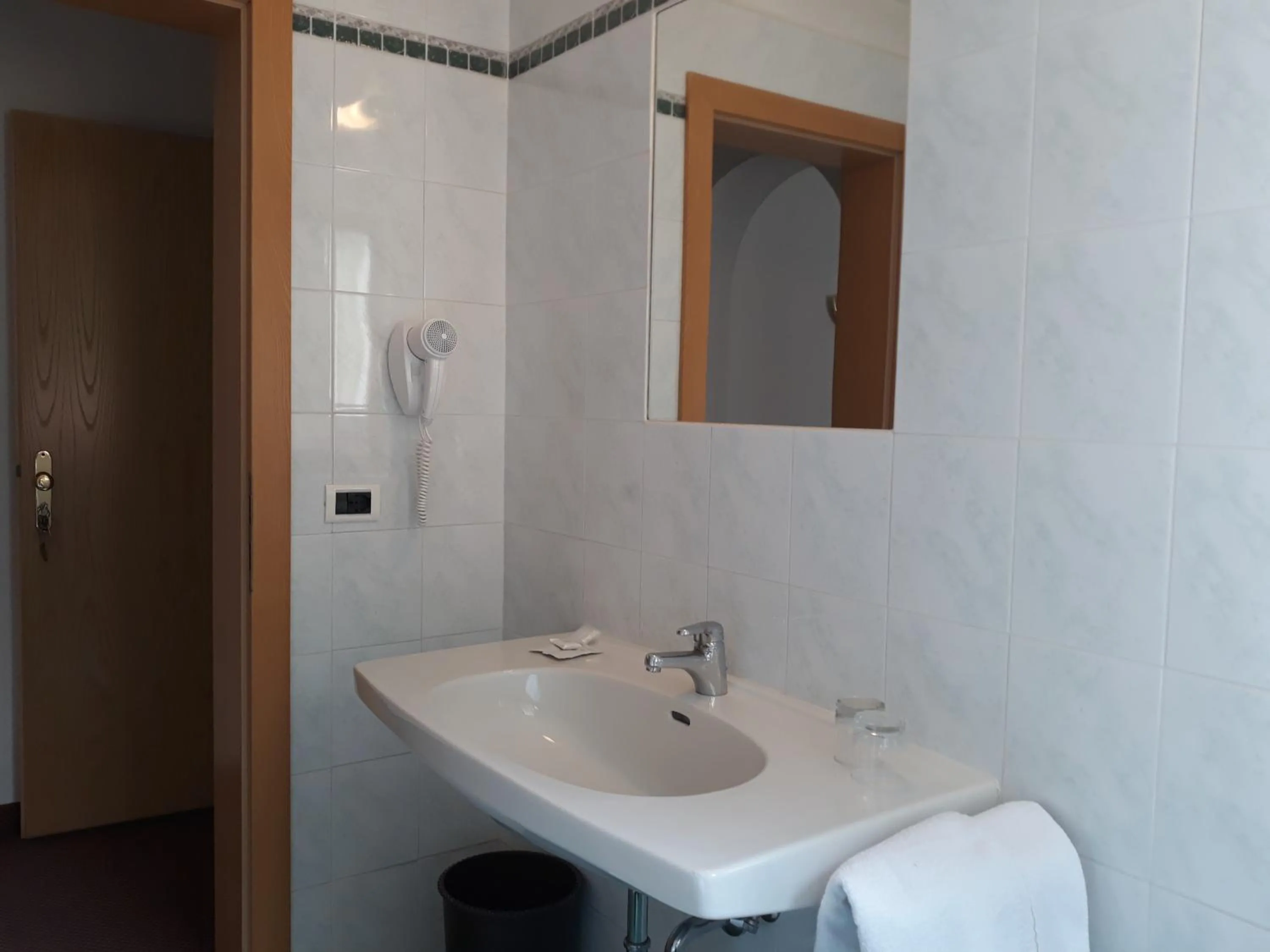 Bathroom in Hotel Larch
