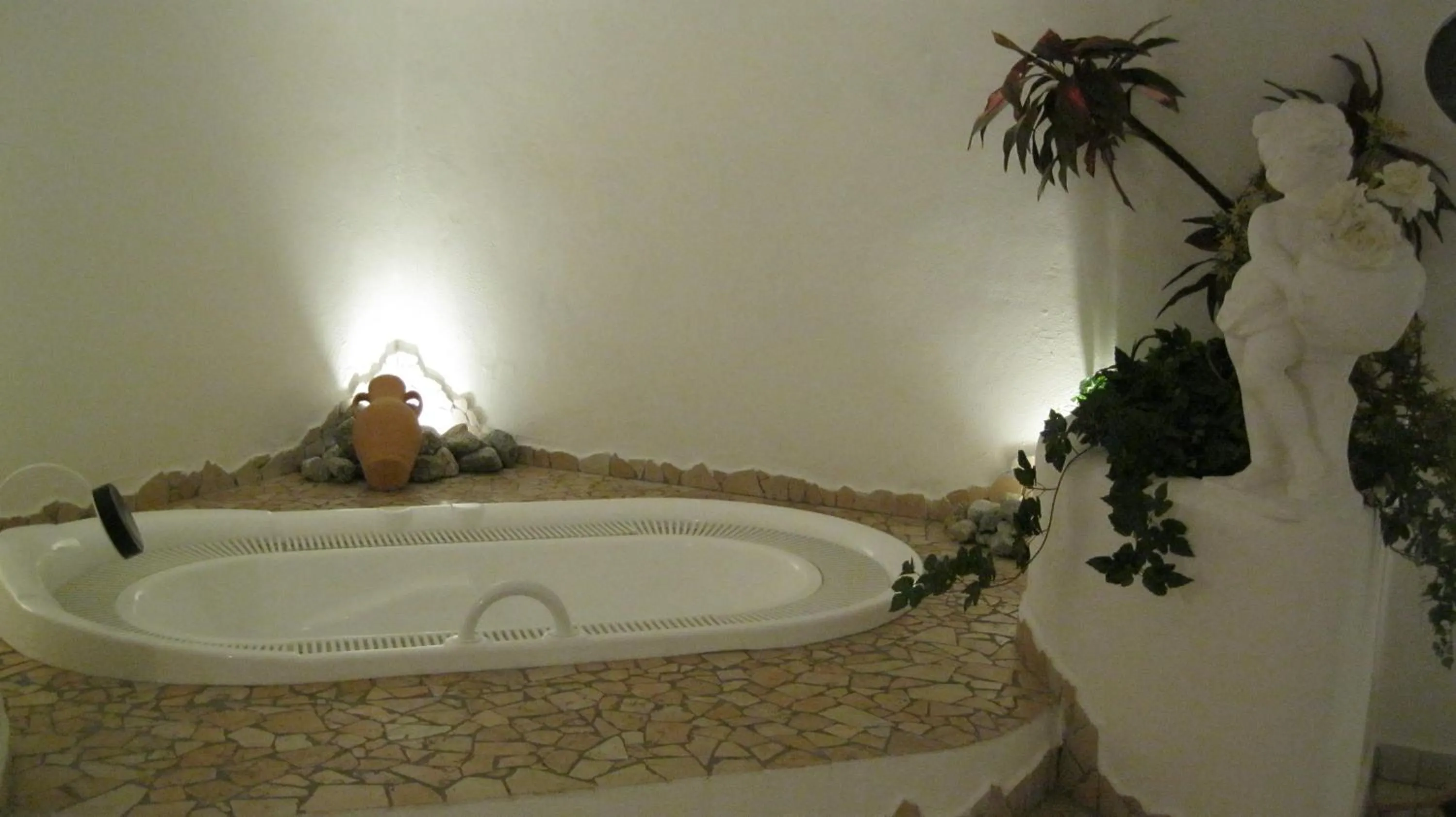 Hot Tub in Hotel Larch