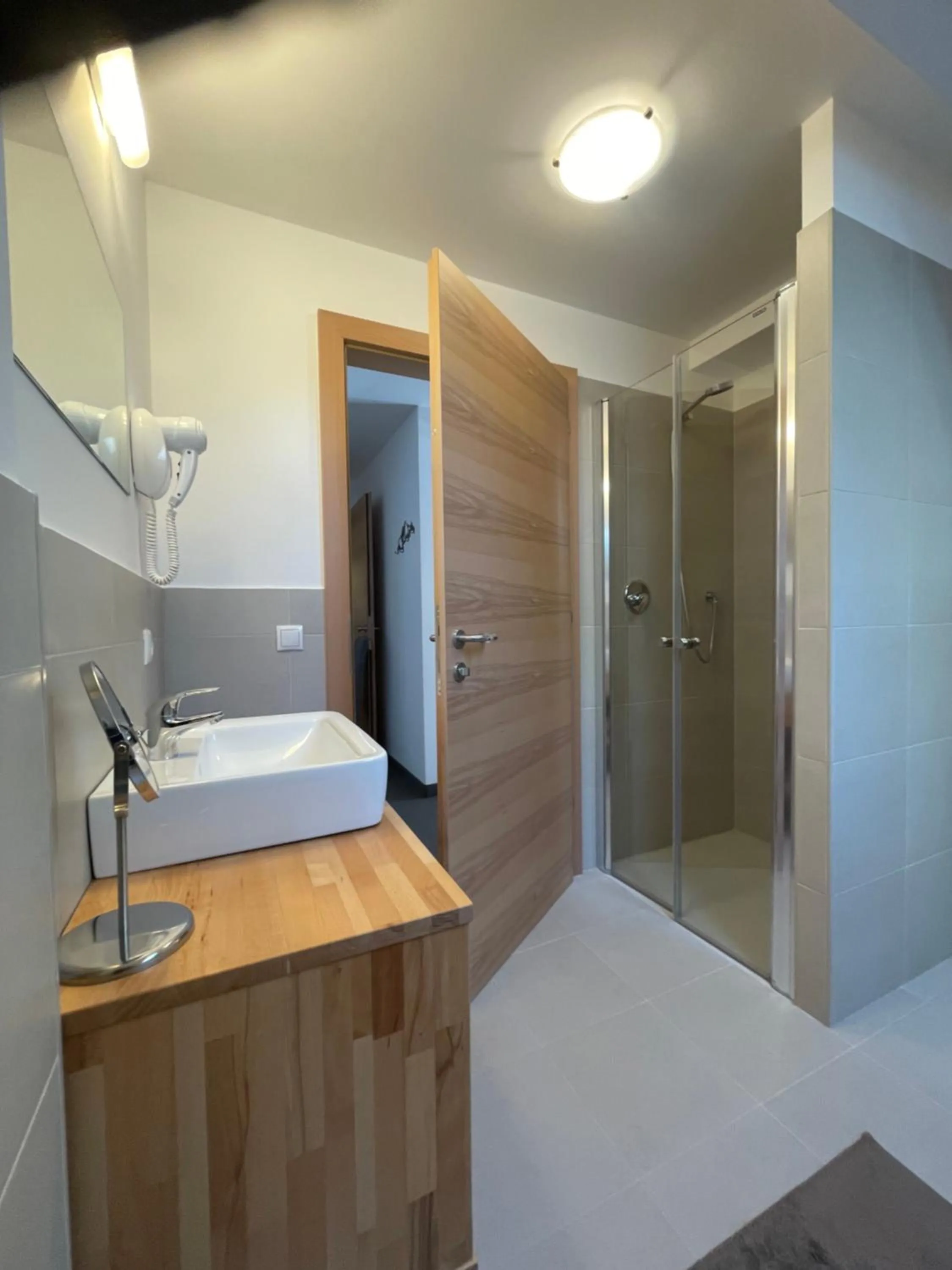 Shower, Bed in Hotel Larch