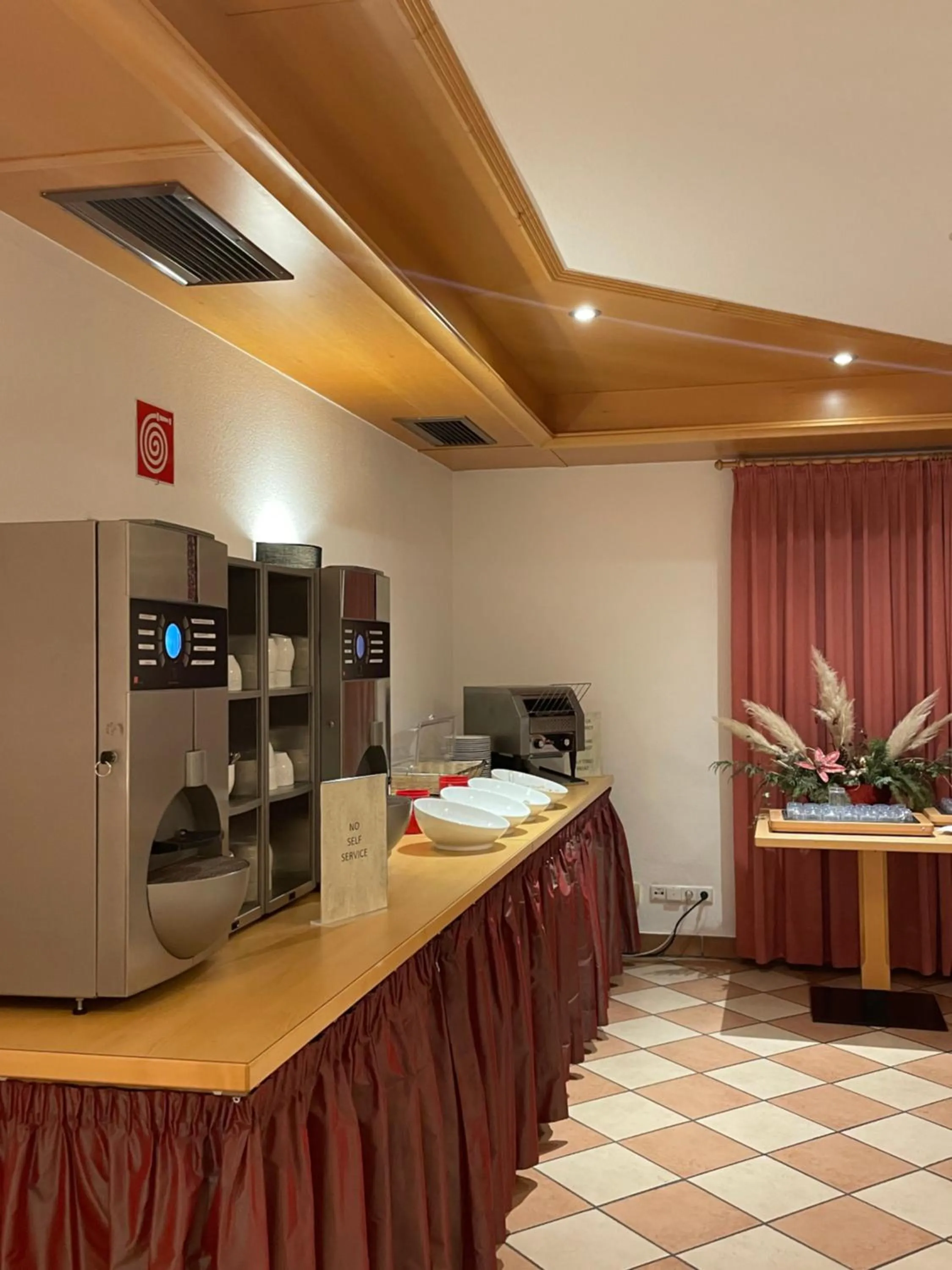 Buffet breakfast in Hotel Larch