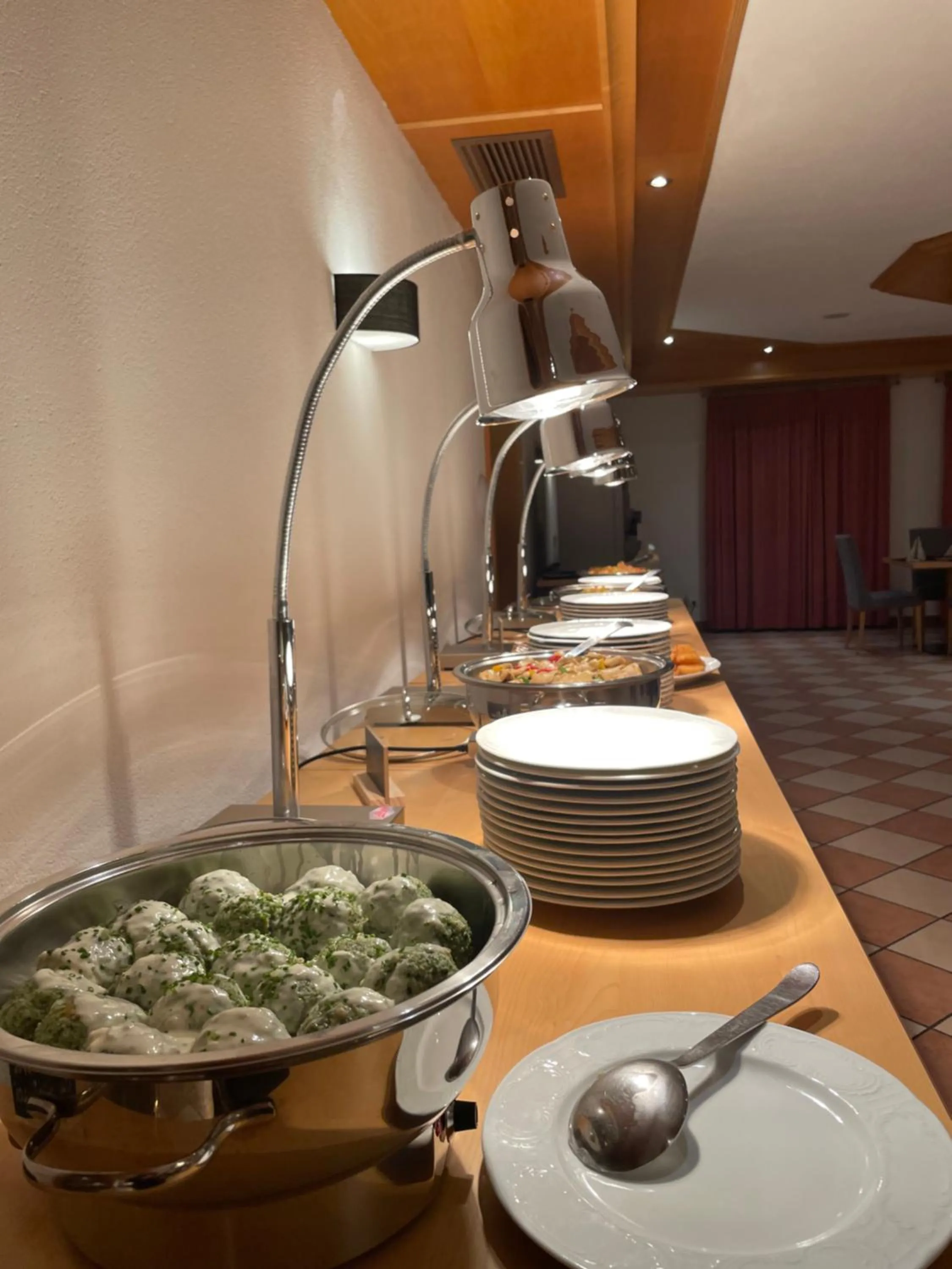 Food and drinks in Hotel Larch