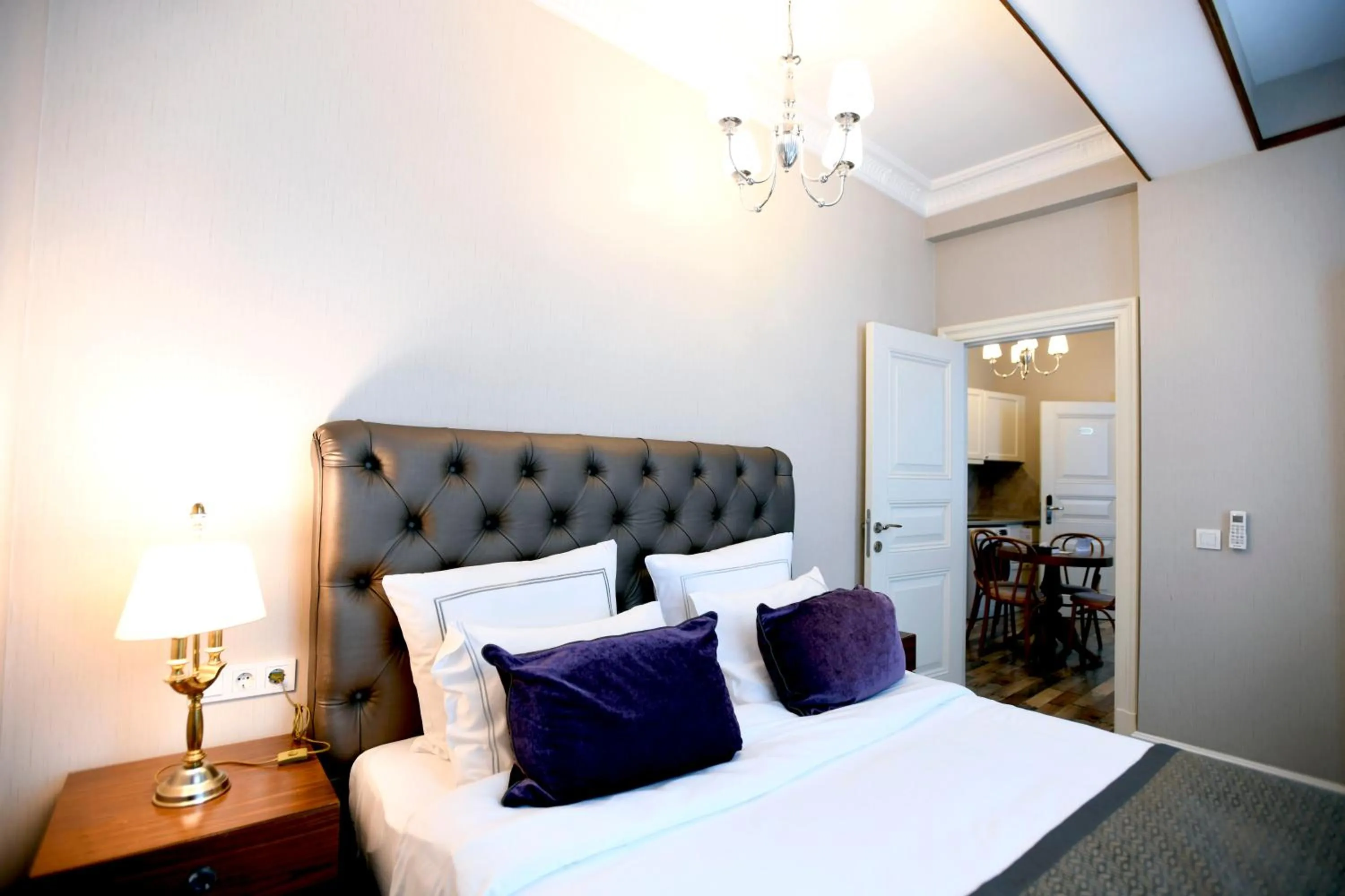 One-Bedroom Apartment in Meroddi Pera Flats