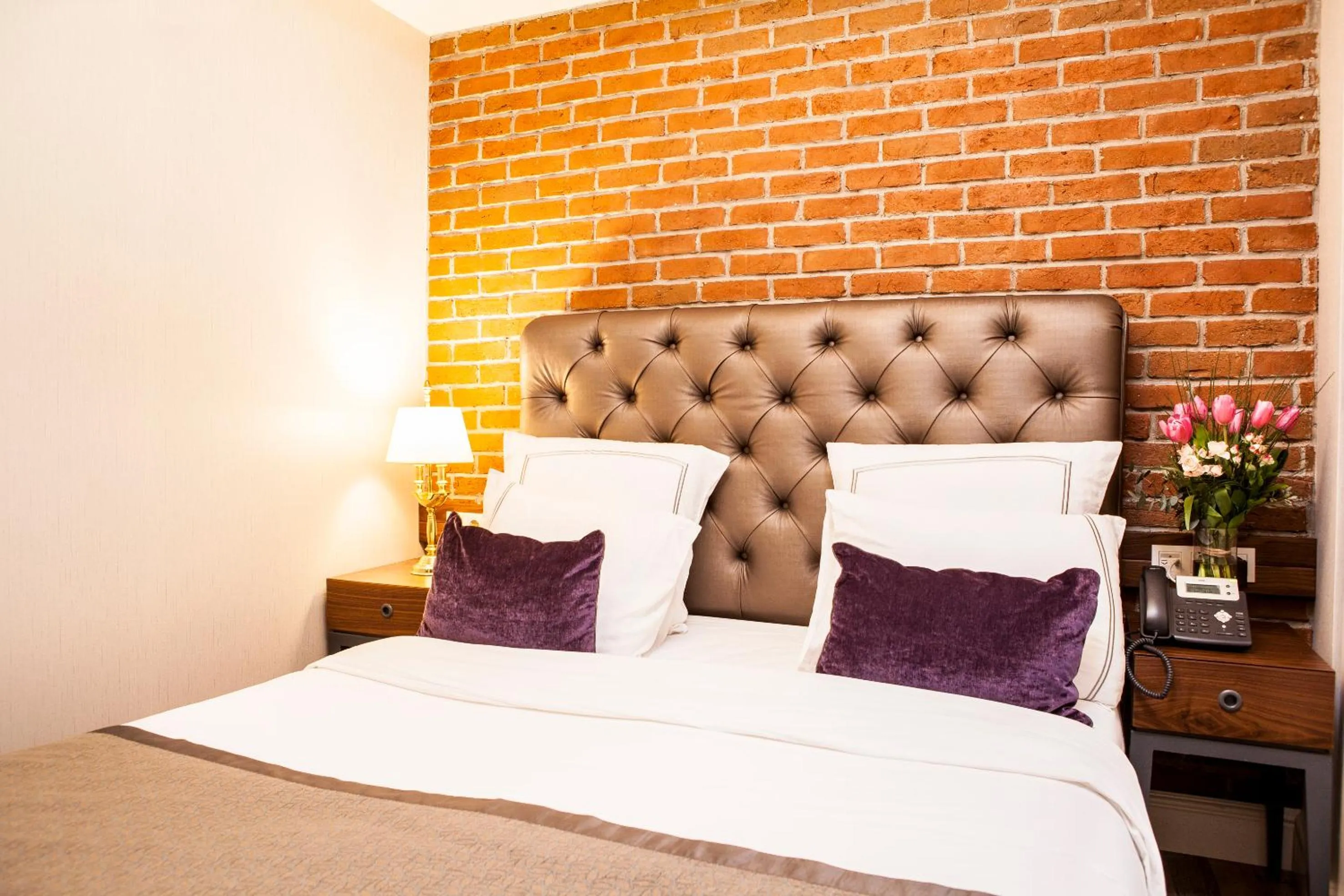 Bed in Meroddi Pera Flats