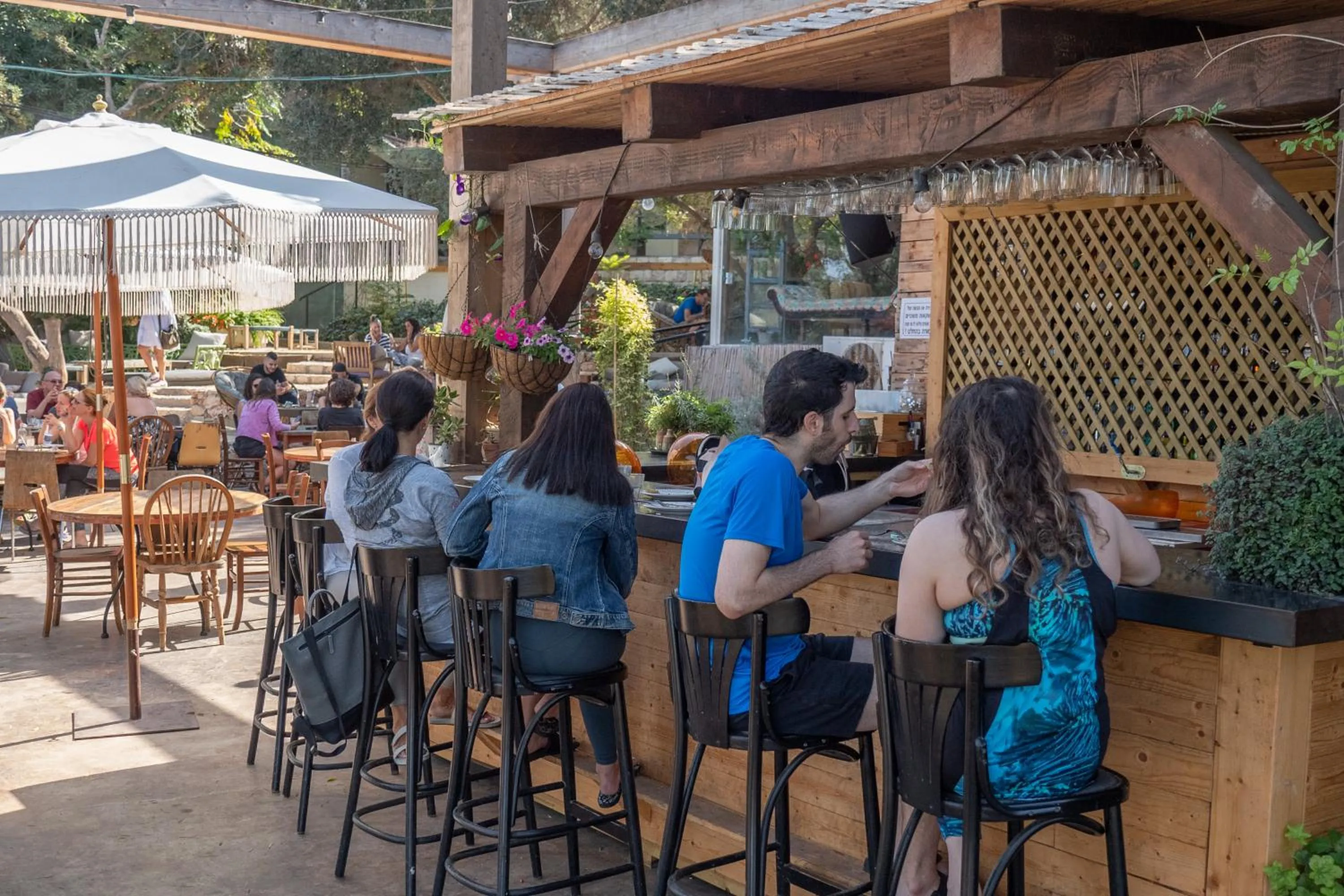 Restaurant/places to eat in Beit Oren Hotel