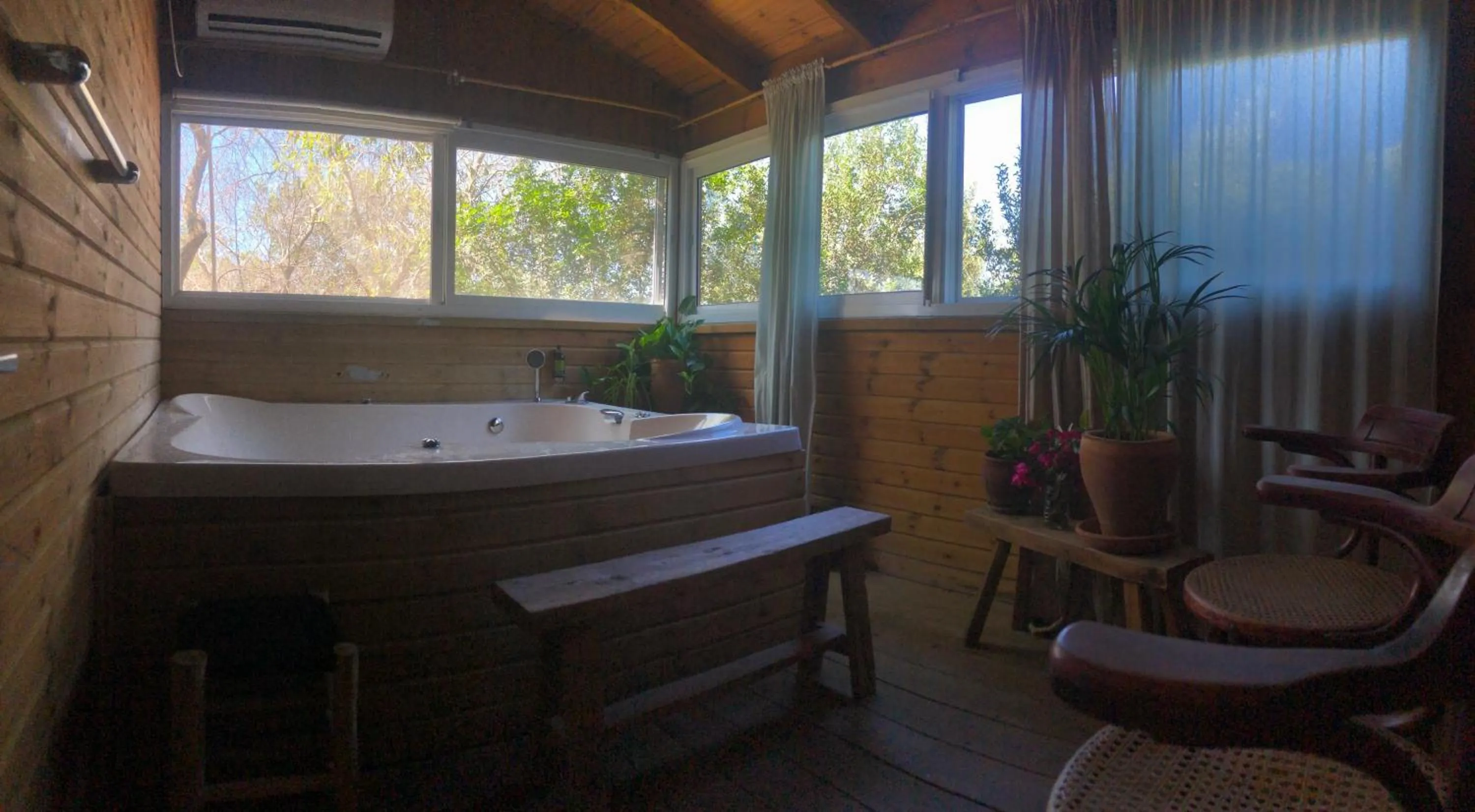 Hot Tub in Beit Oren Hotel