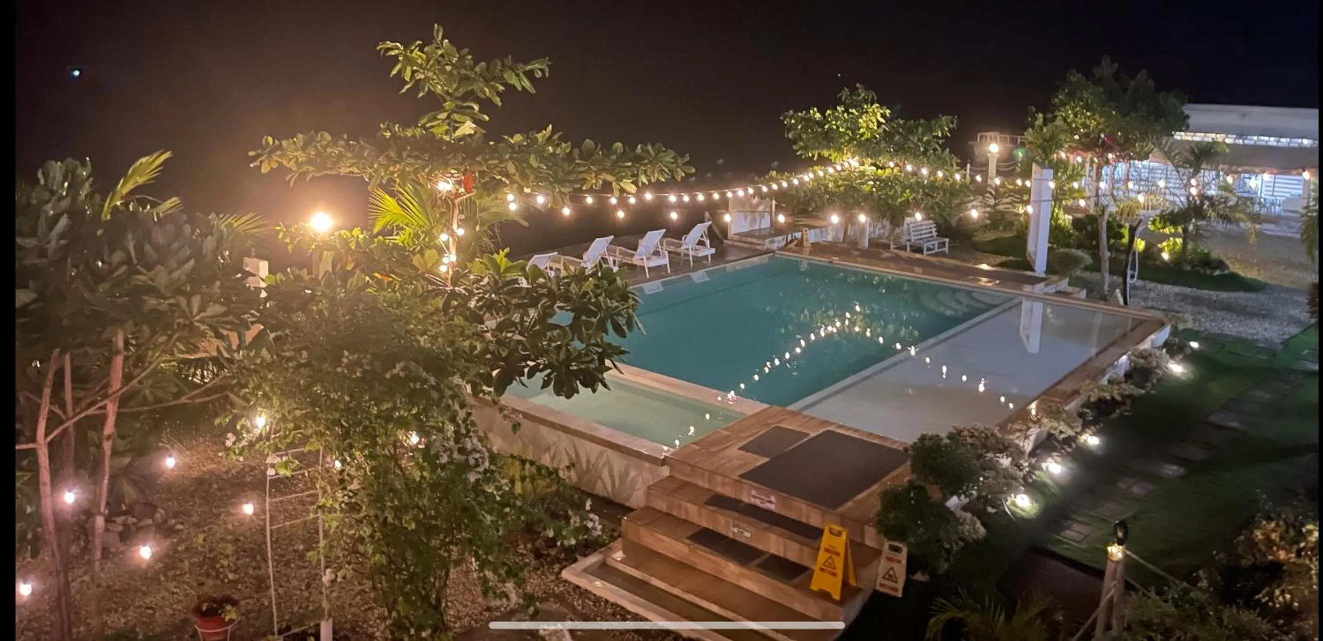 Night in Seascape Beach Resort Oslob