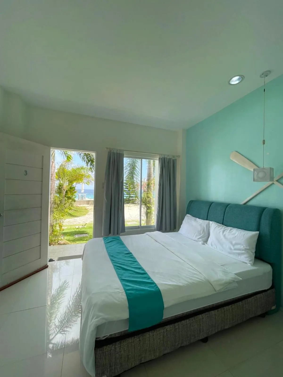 Bedroom, Bed in Seascape Beach Resort Oslob