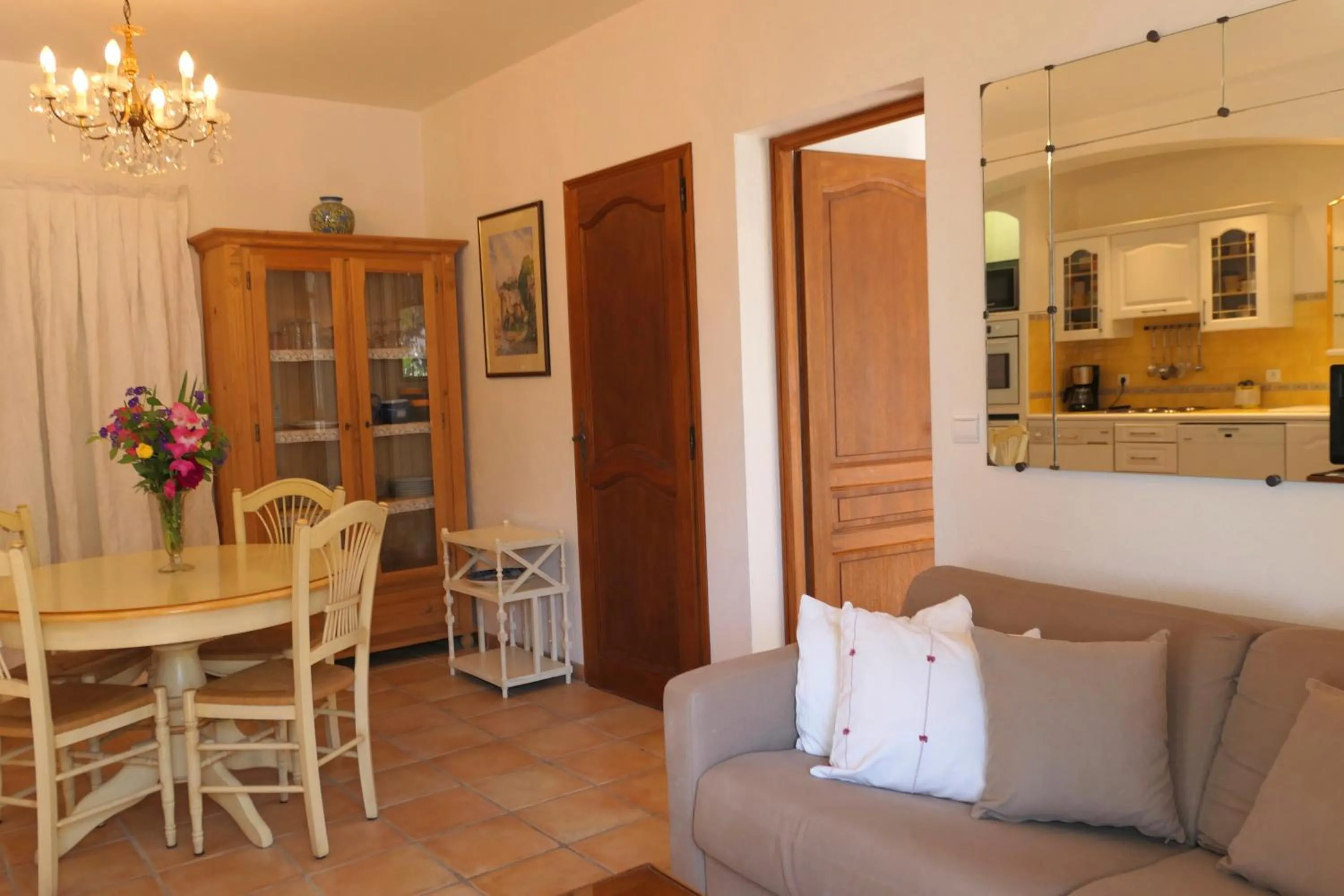 Dining area in Gite les Citronniers