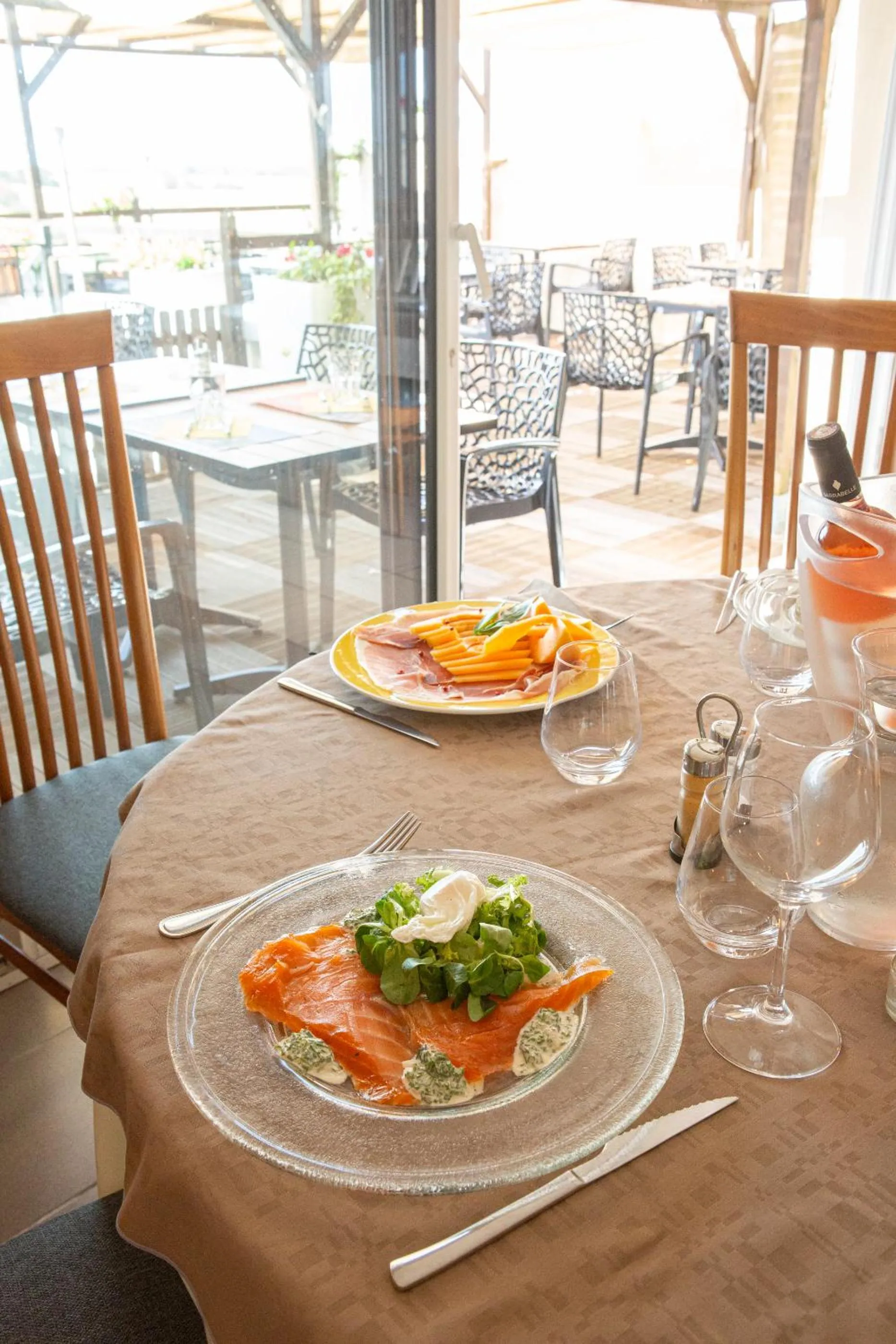 Logis Hotels - Le relais des deux vallées - Hôtel et restaurant