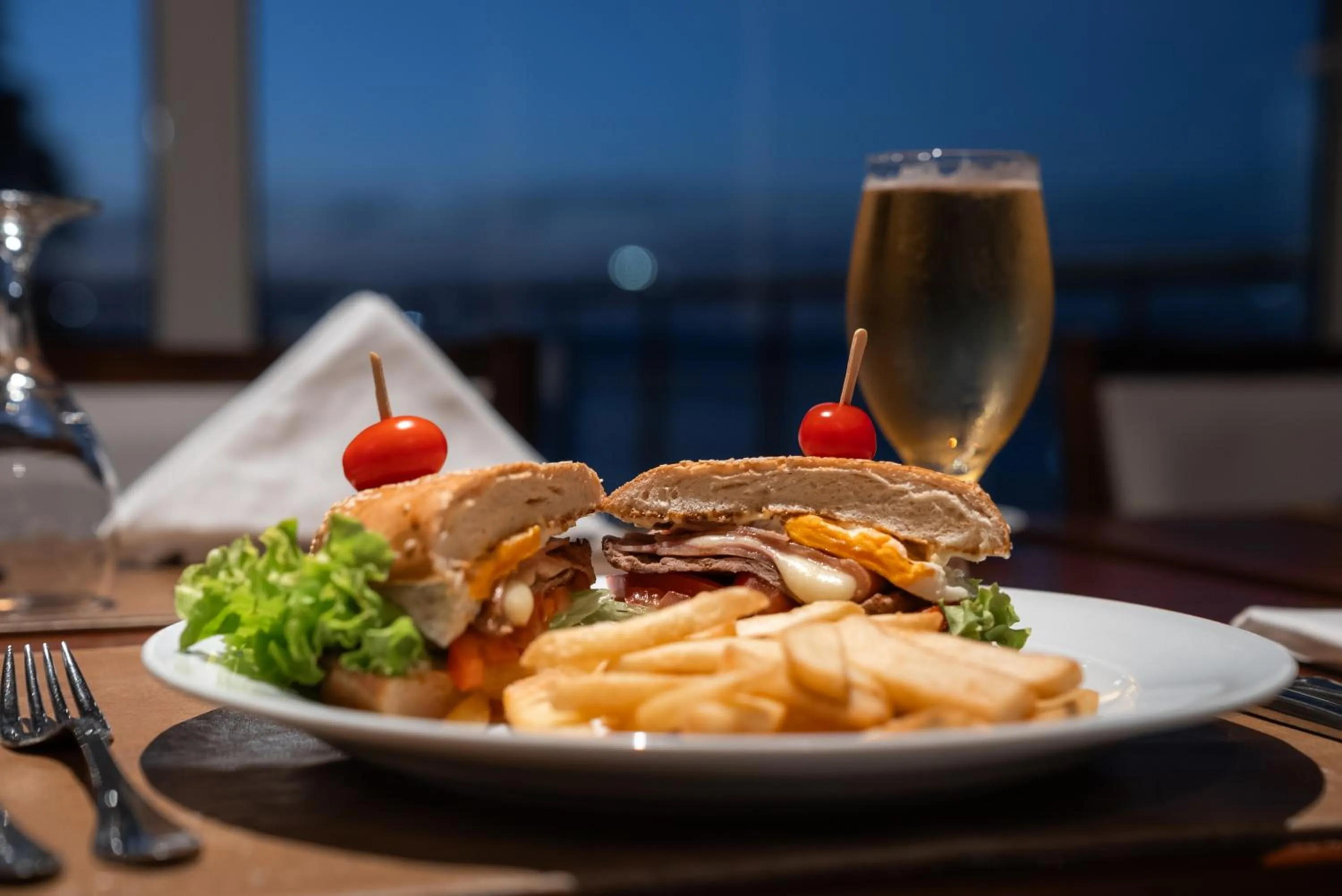 Food and drinks in Radisson Hotel Colonia del Sacramento