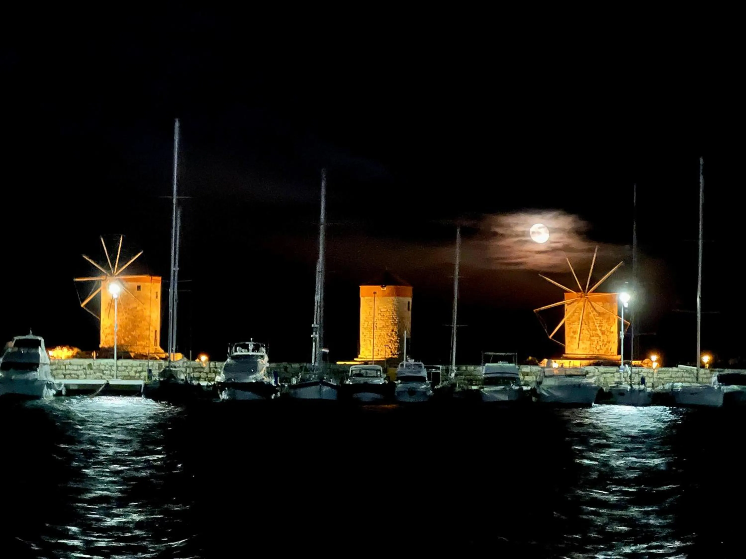 Night in SCALA APARTS & STUDIOS - Rhodes