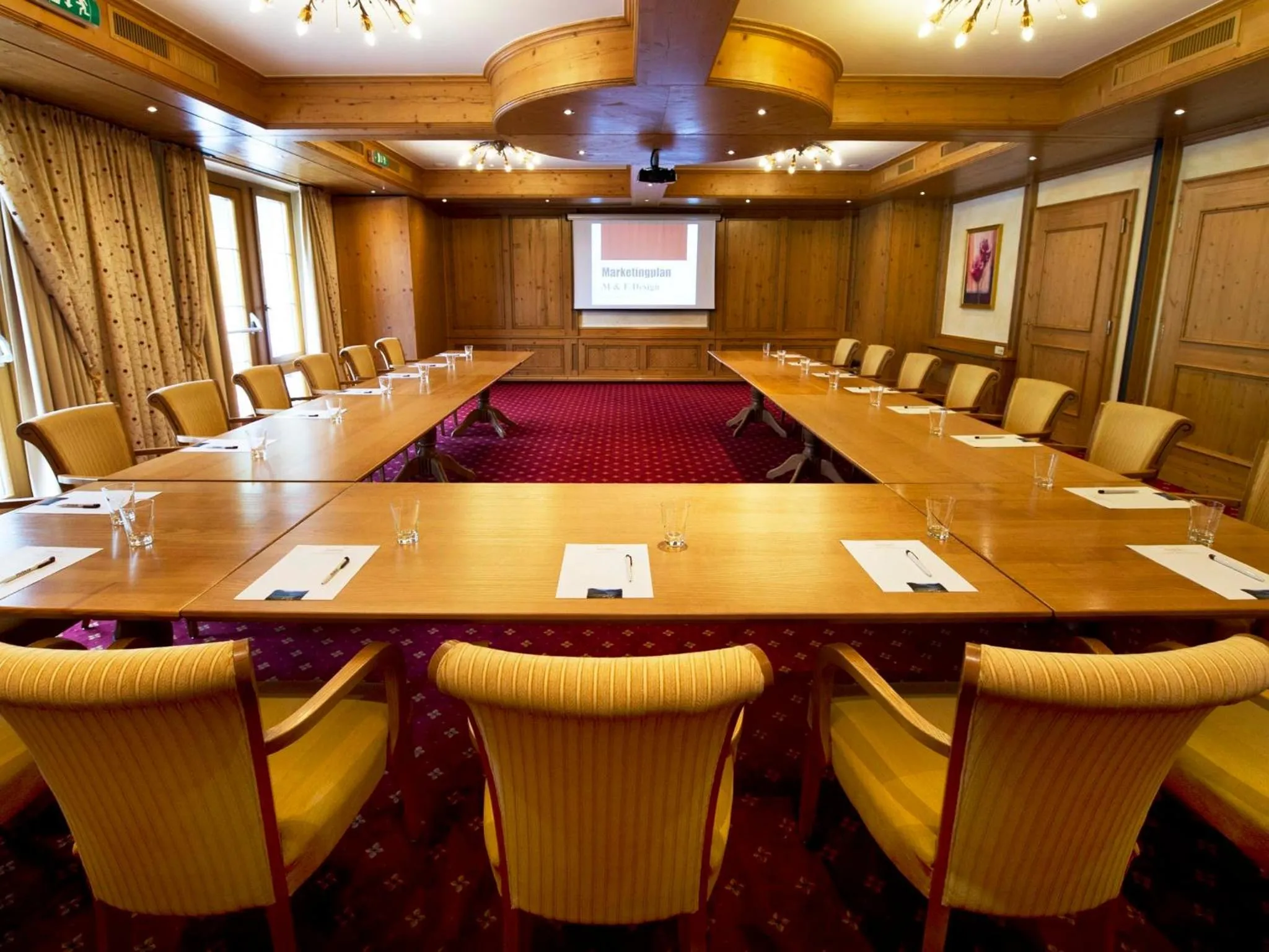 Business facilities in Das Pfandler