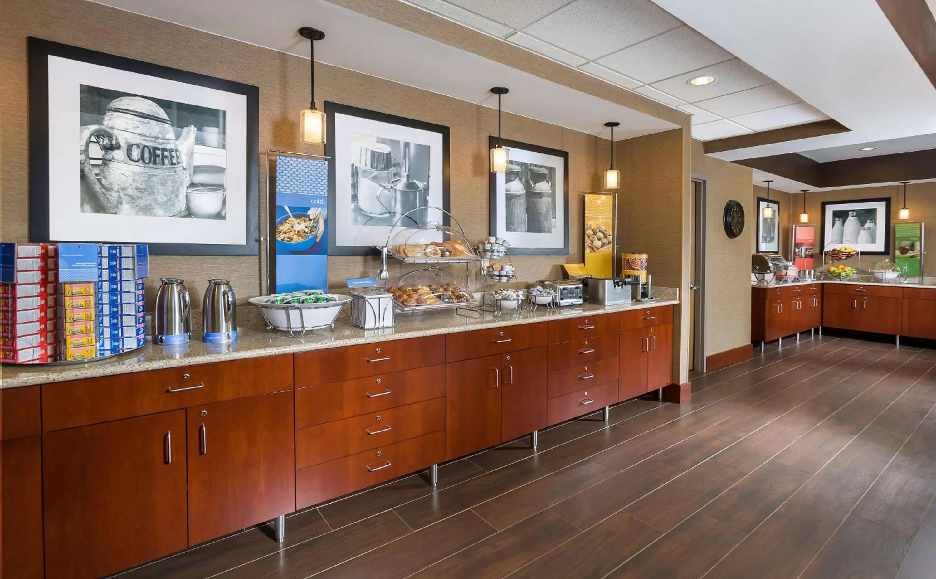 Lobby or reception in Hampton Inn Mansfield/Ontario