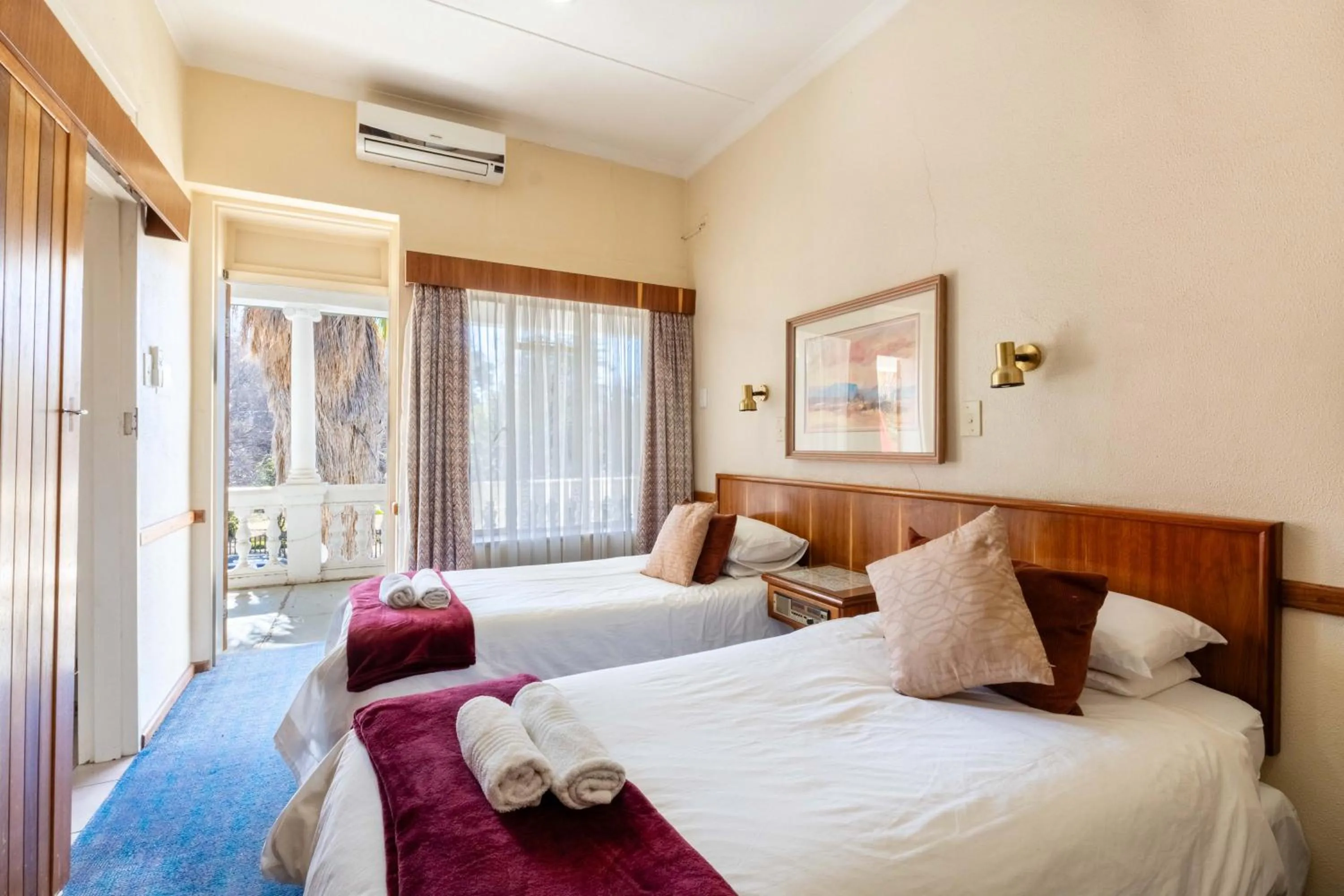 Bed in Karoo Country Inn