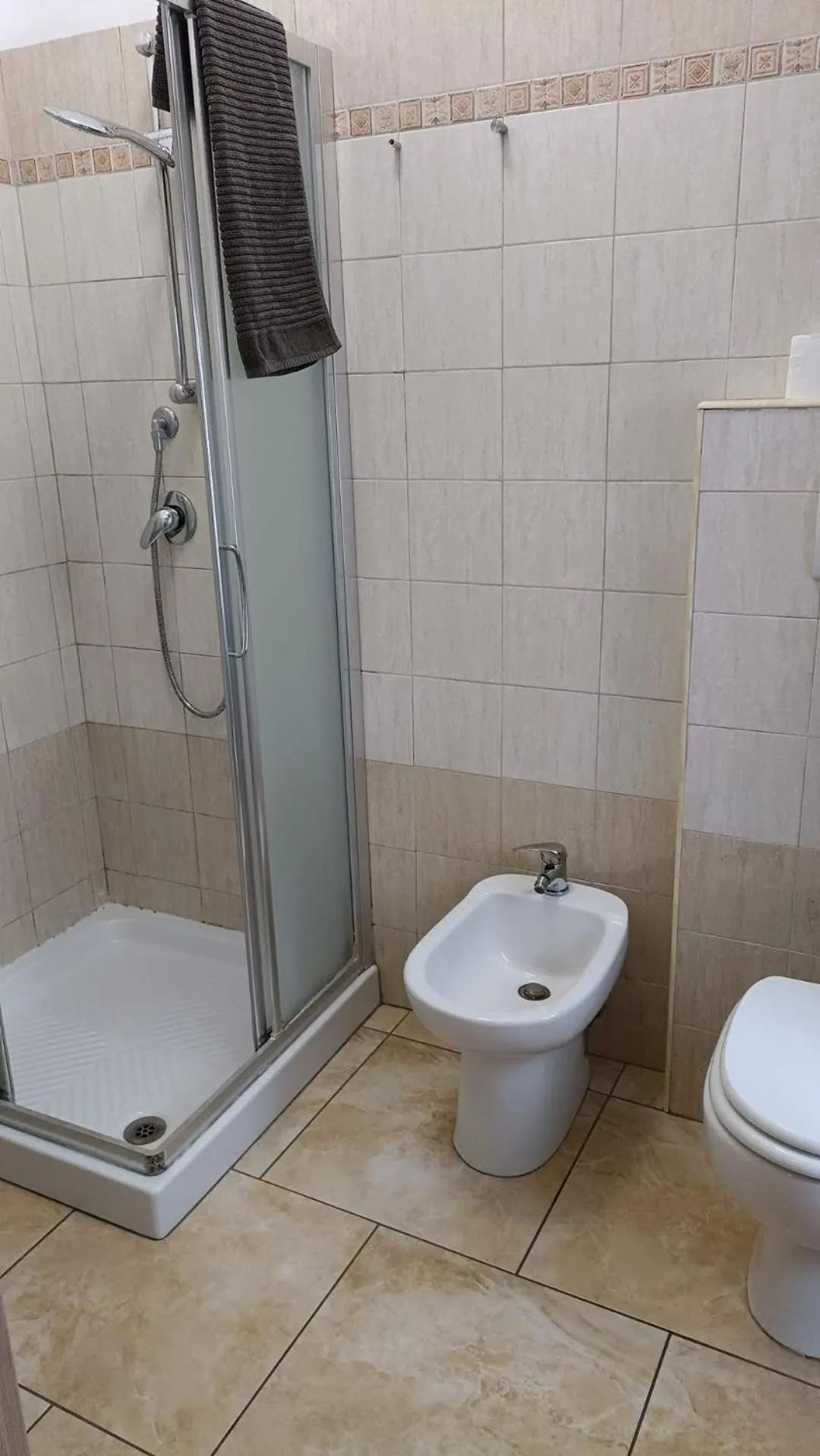 Shower in Marco E Laura Affittacamere al Vaticano