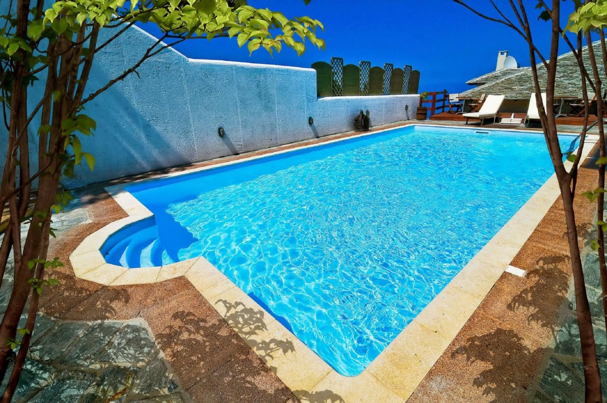 Swimming pool in Hotel Petradi