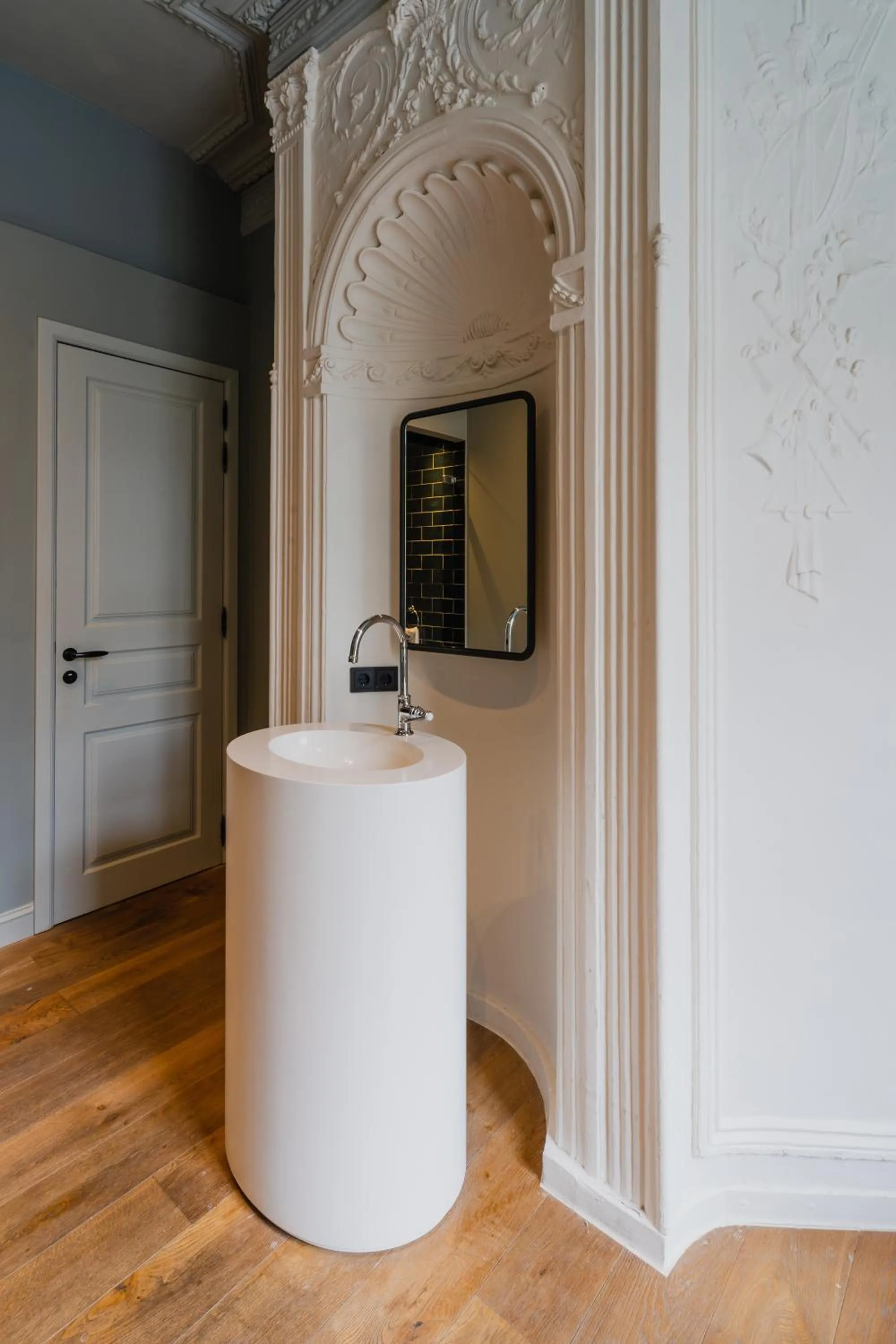 Decorative detail in Hotel Monastère Maastricht