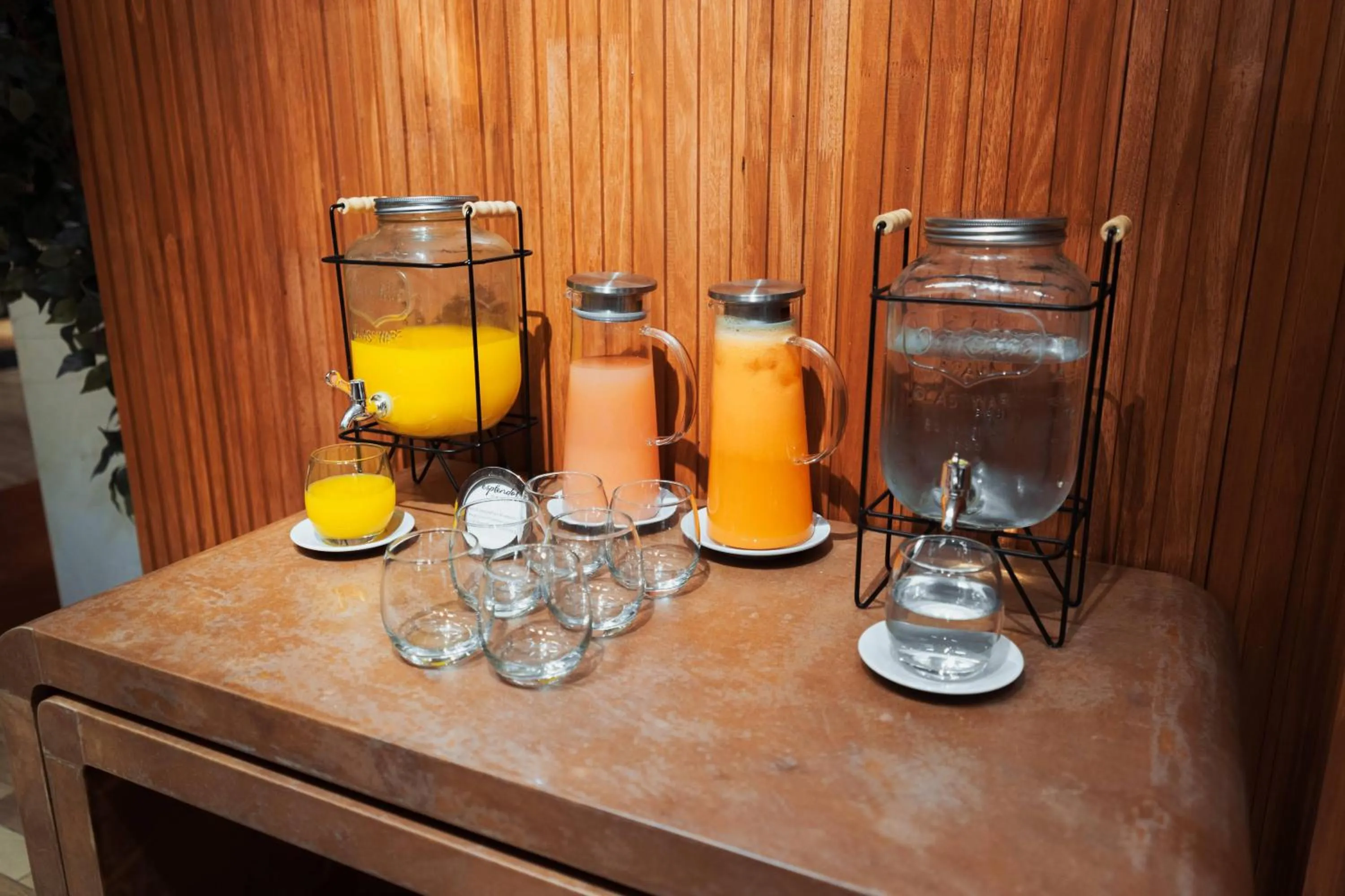 Restaurant/places to eat in Esplendor Plaza Francia