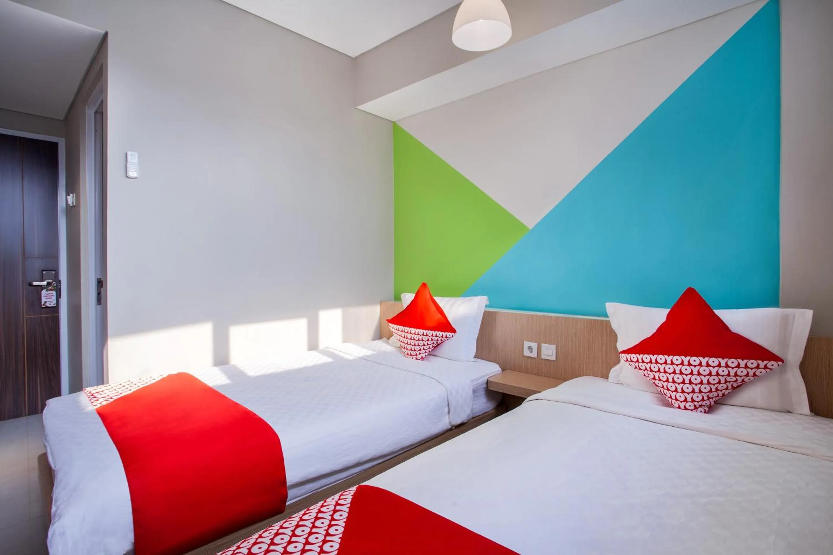 Bedroom, Bed in Flagship 101 Apple Platinum