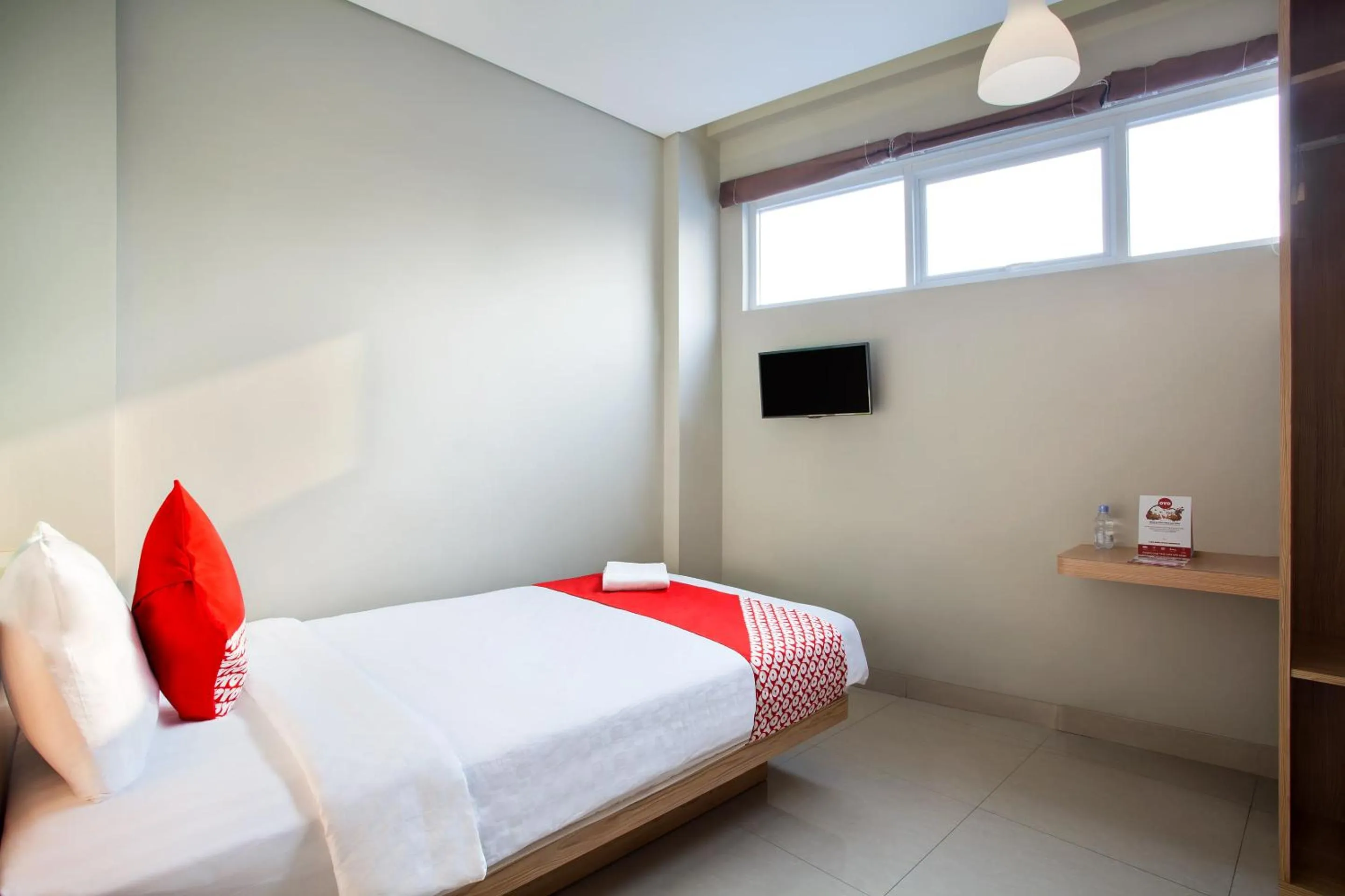 Bedroom, Bed in Flagship 101 Apple Platinum