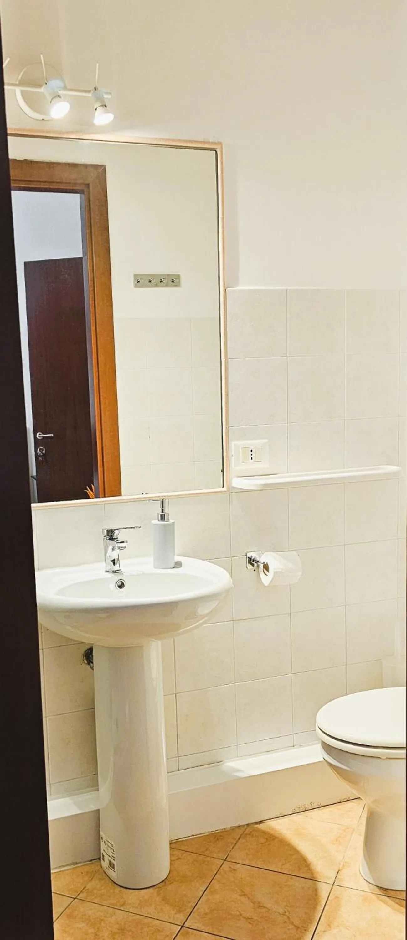 Toilet in Titina B&B