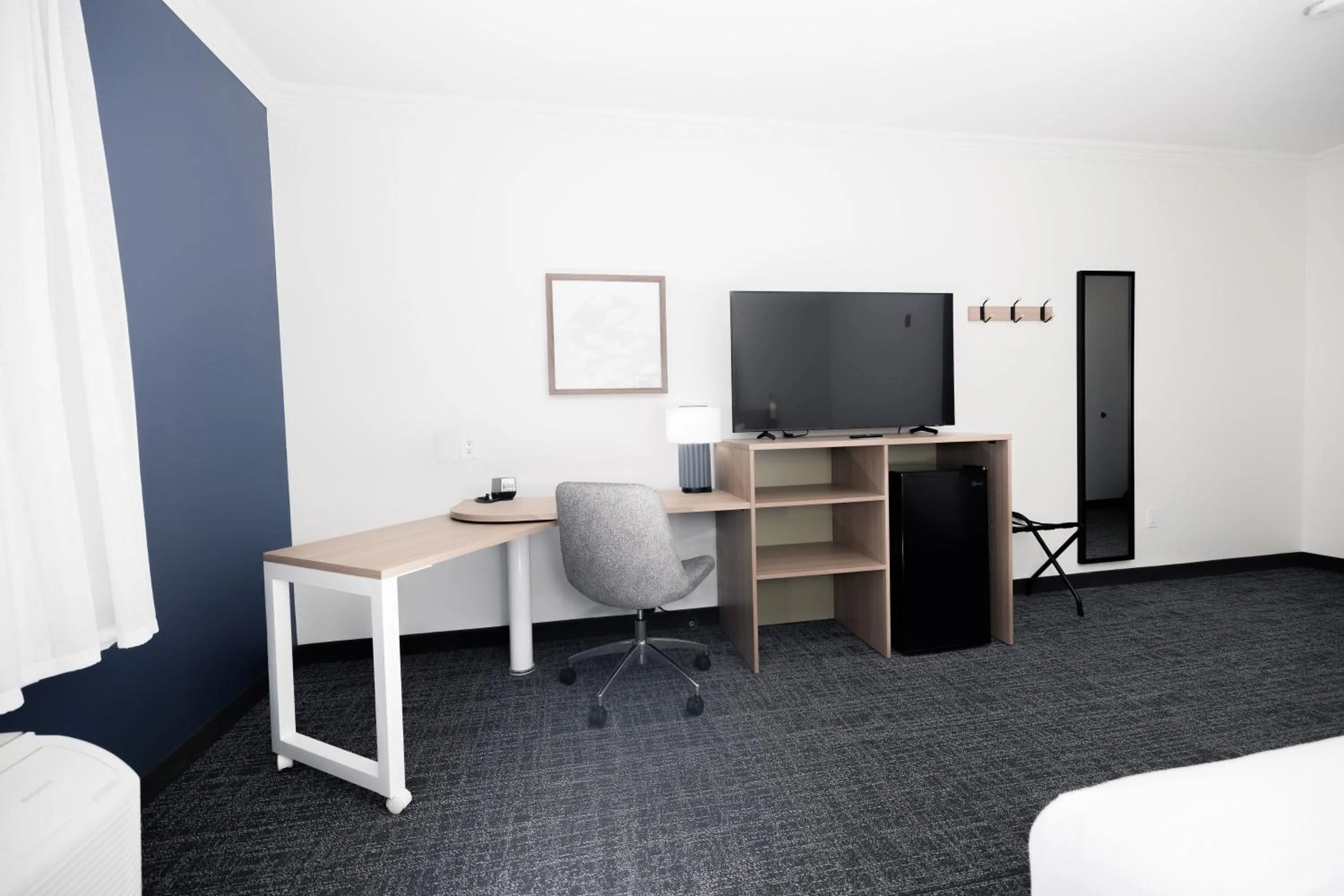 Bedroom in Spark by Hilton Yucca Valley Joshua Tree