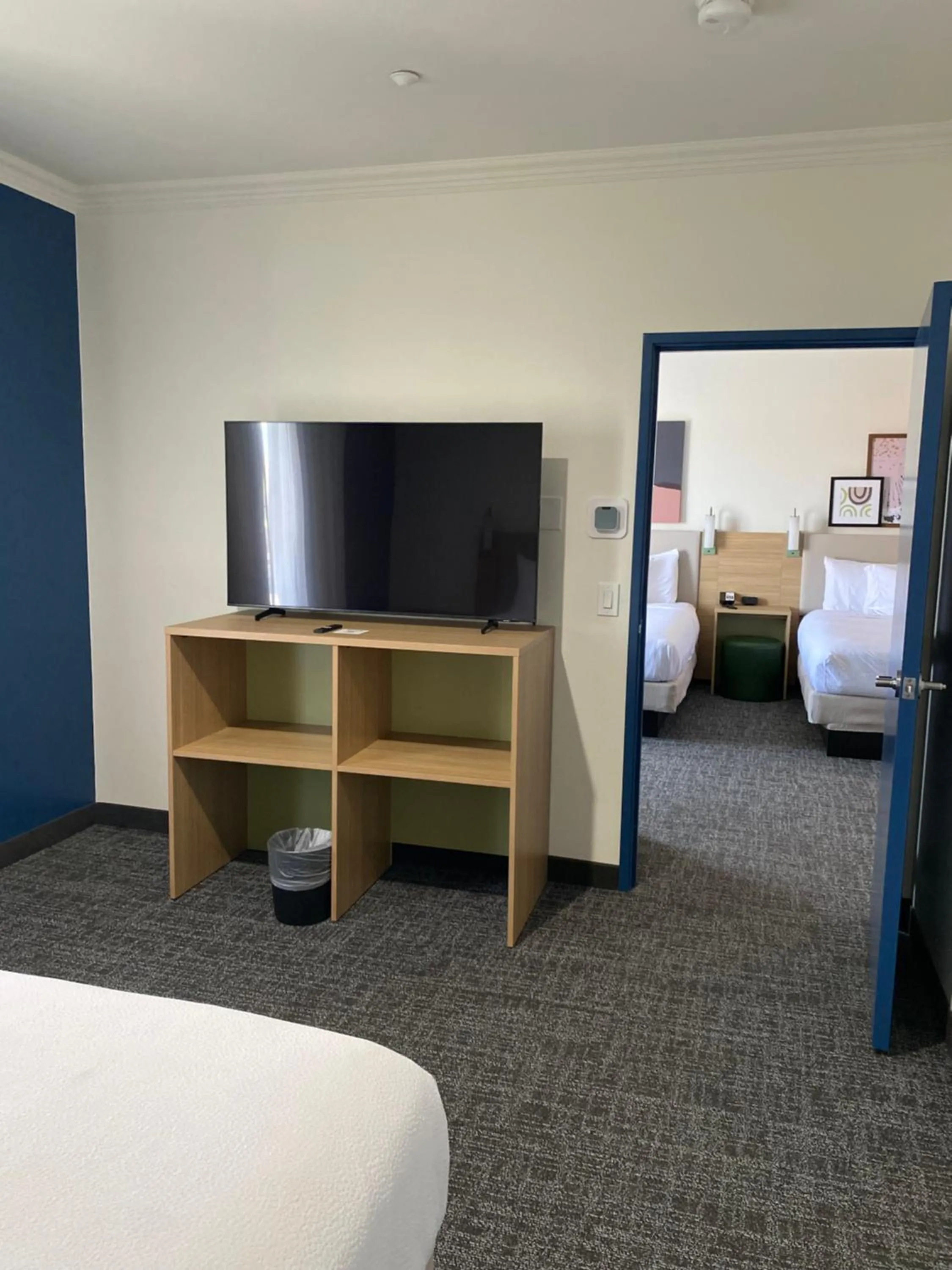 Bedroom, Bed in Spark by Hilton Yucca Valley Joshua Tree