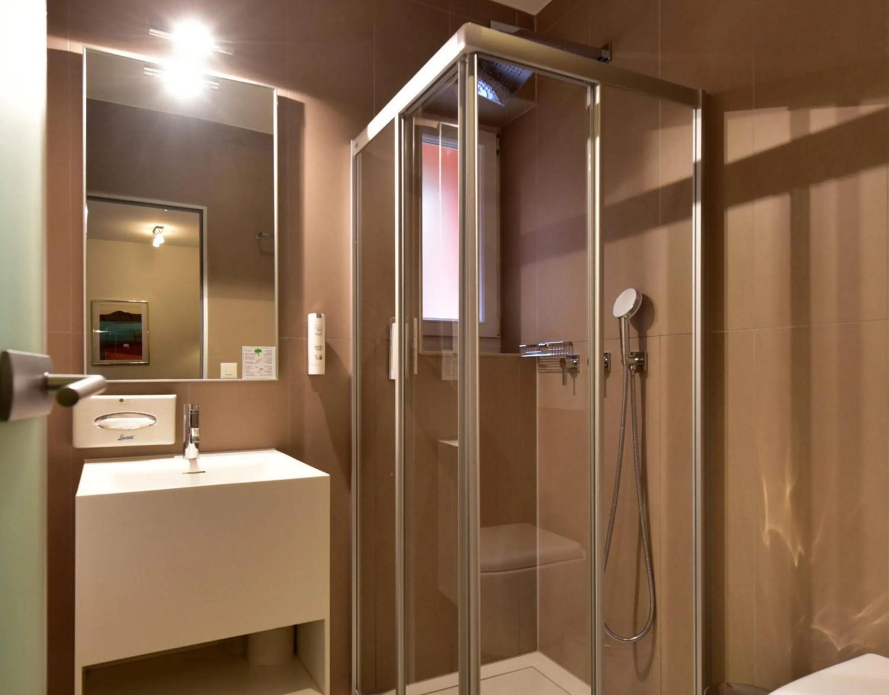 Shower in La Rouvenaz