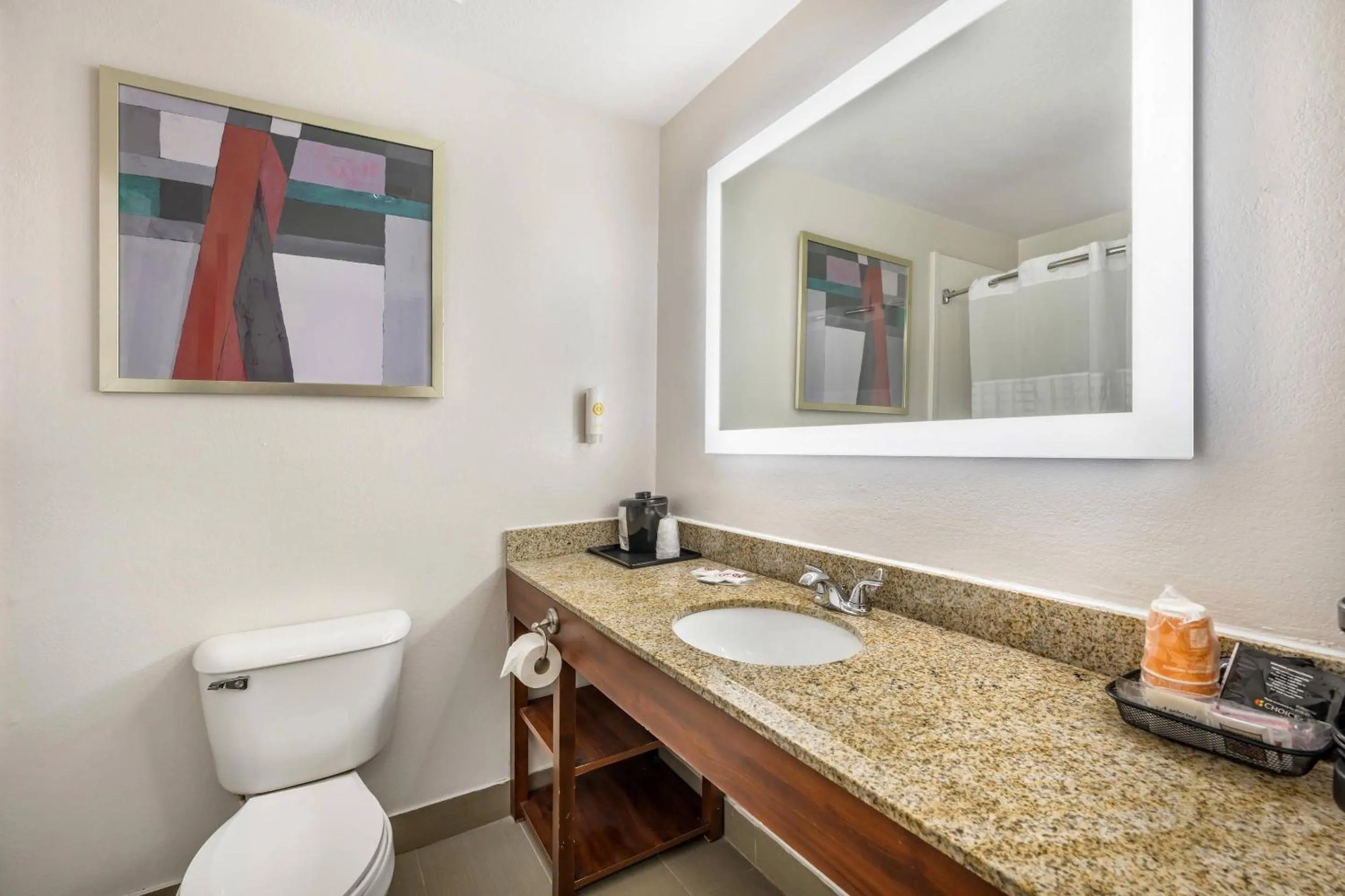 Bedroom in Comfort Suites Omaha Northwest