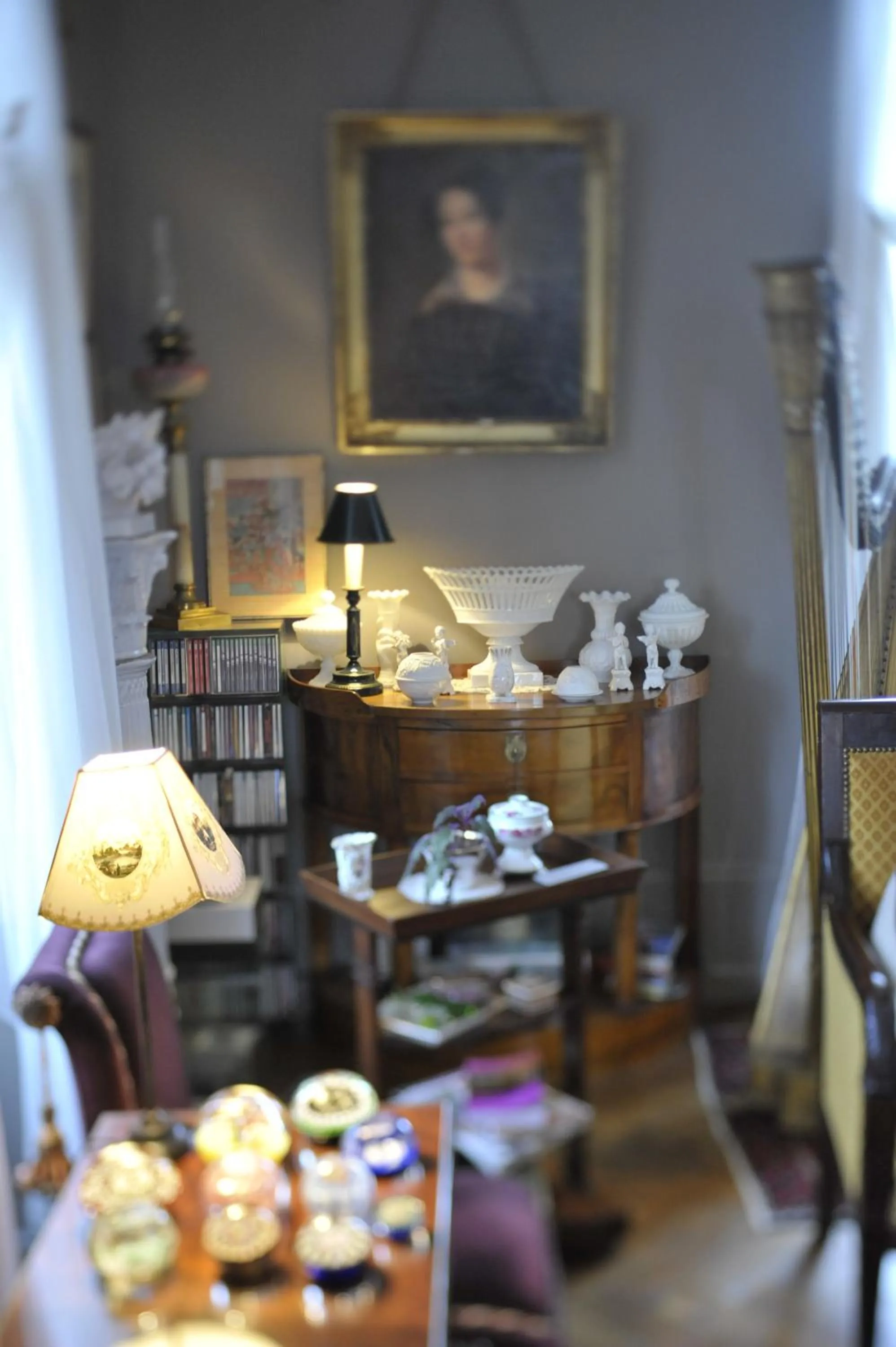 Communal lounge/ TV room in La Maison D'hôtes du Parc