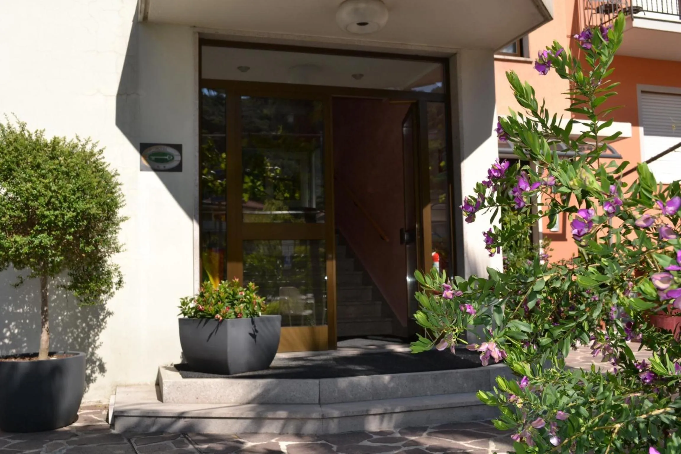 Facade/entrance in Villa Orchidea