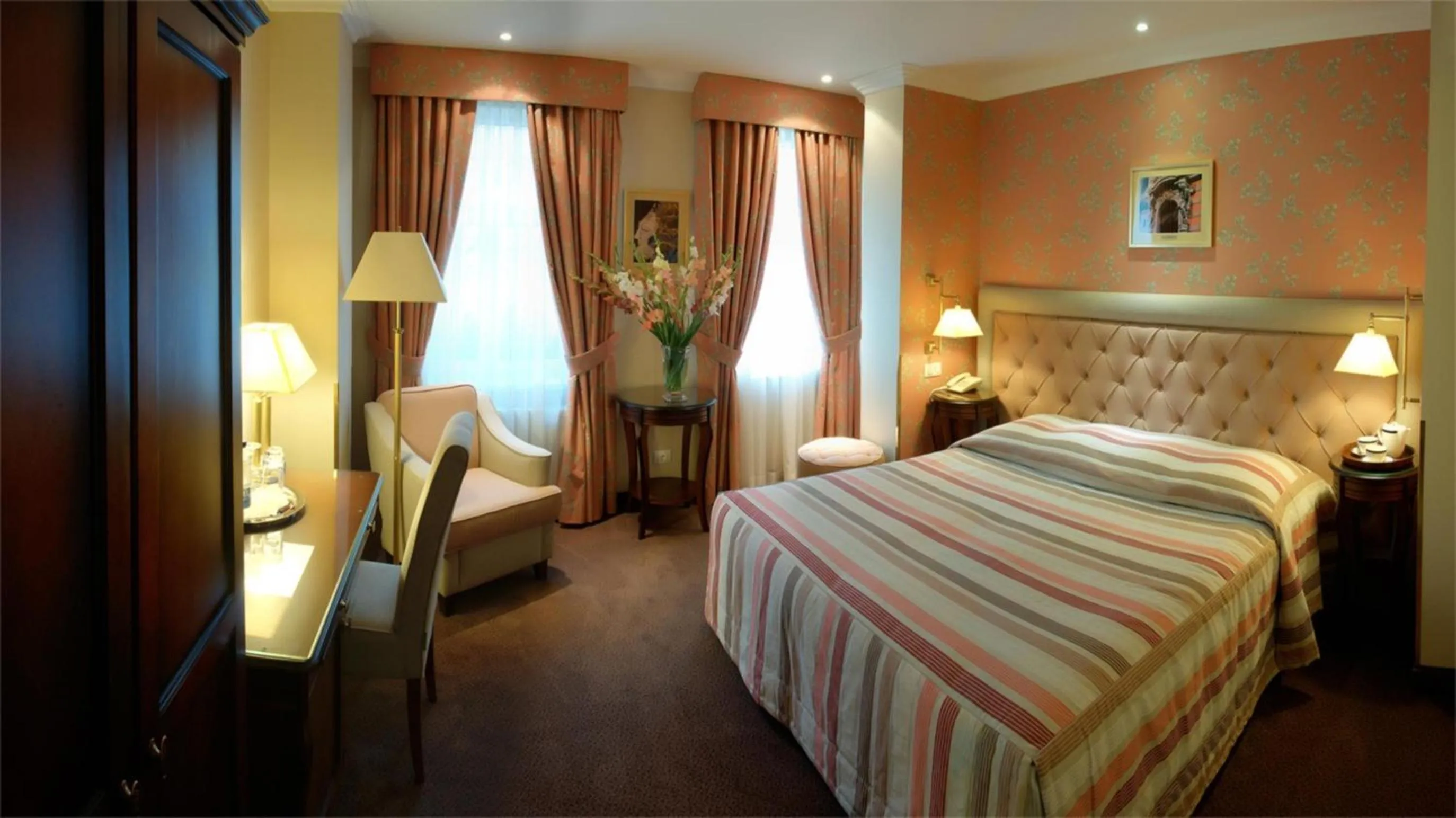 Photo of the whole room, Bed in Swiss Hotel