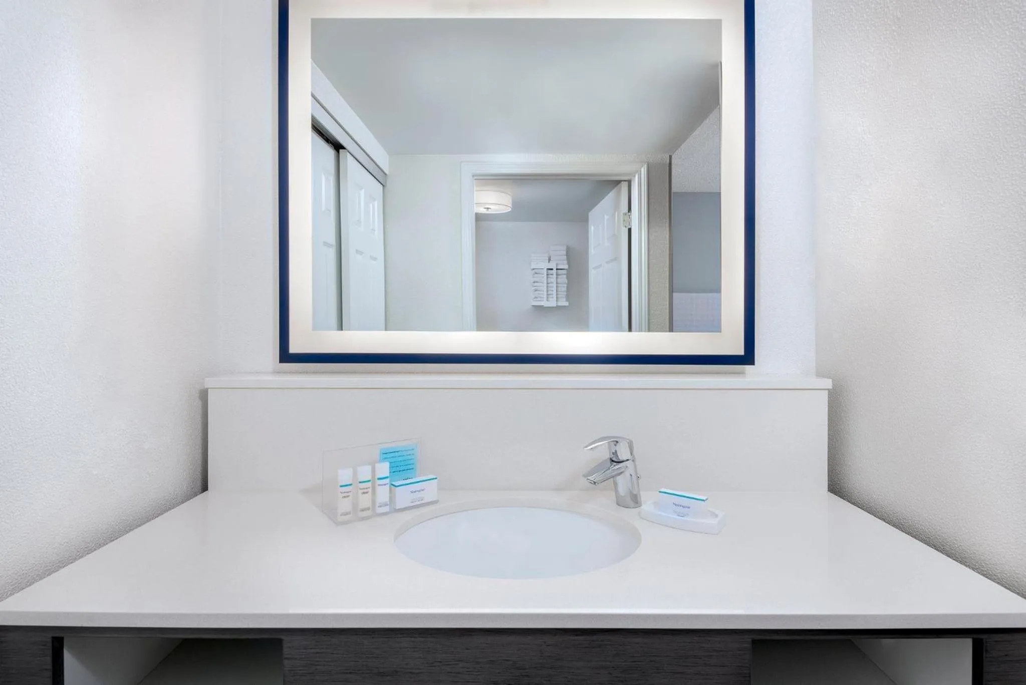 Bathroom in Hampton Inn & Suites Country Club Plaza