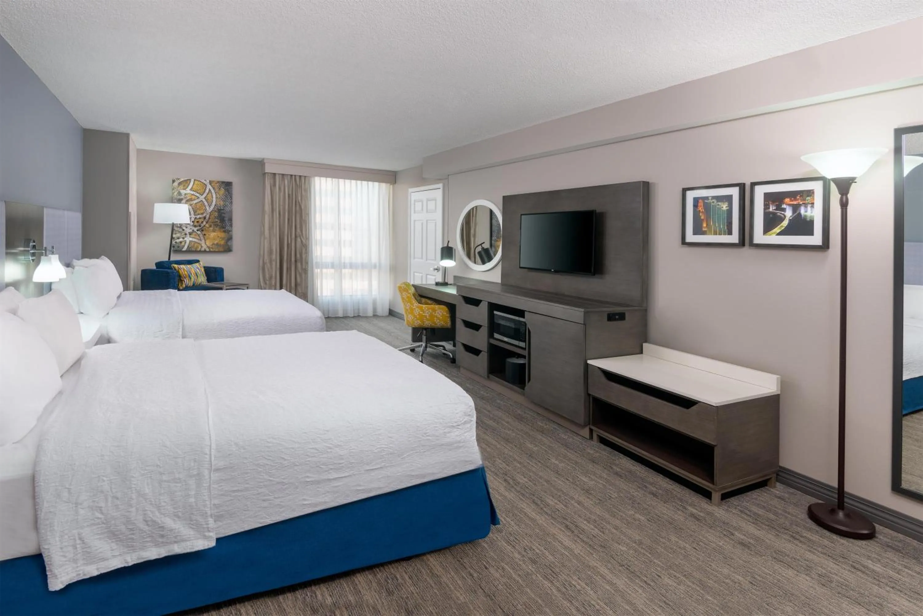 Bedroom, Bed in Hampton Inn & Suites Country Club Plaza
