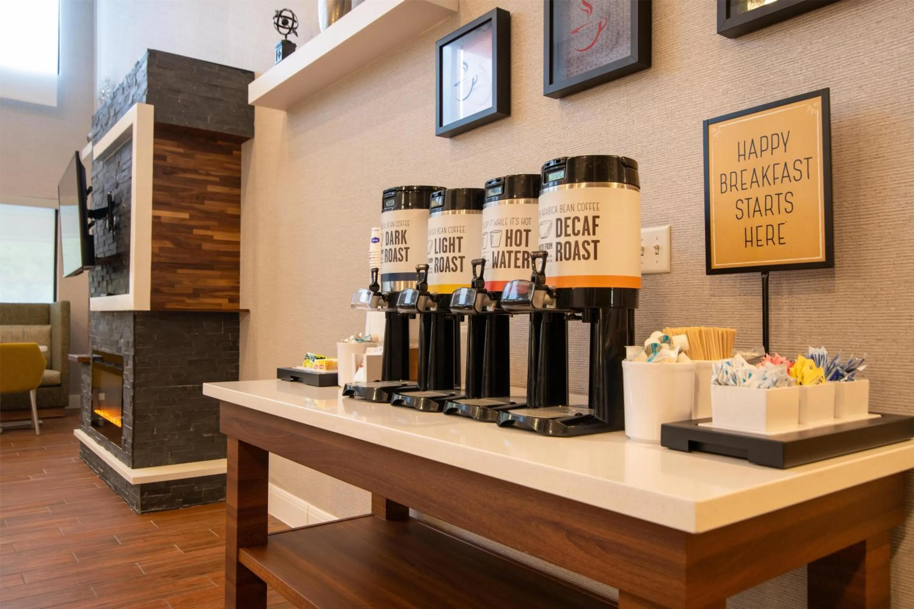 Dining area in Hampton Inn & Suites College Station