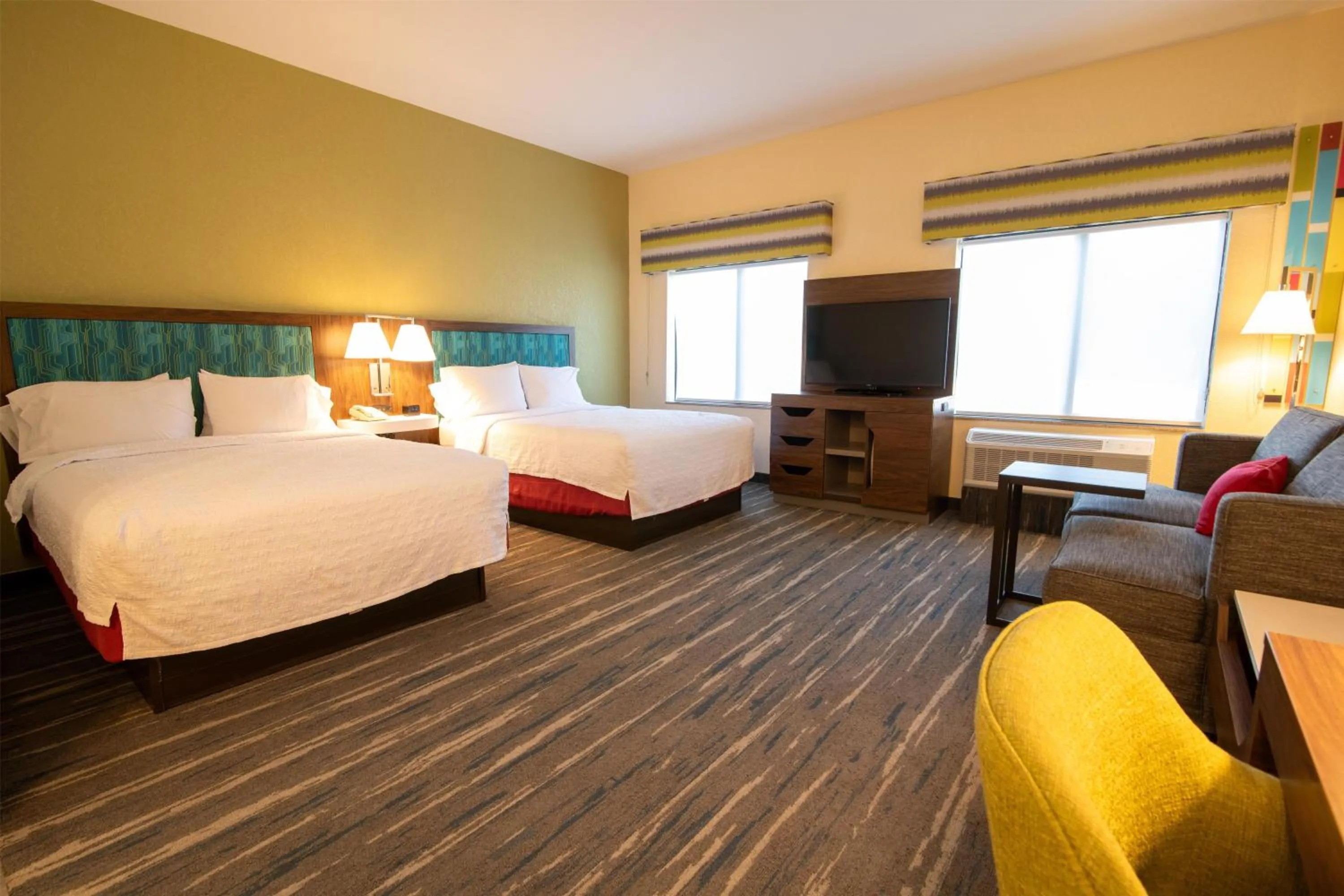 Living room, Bed in Hampton Inn & Suites College Station