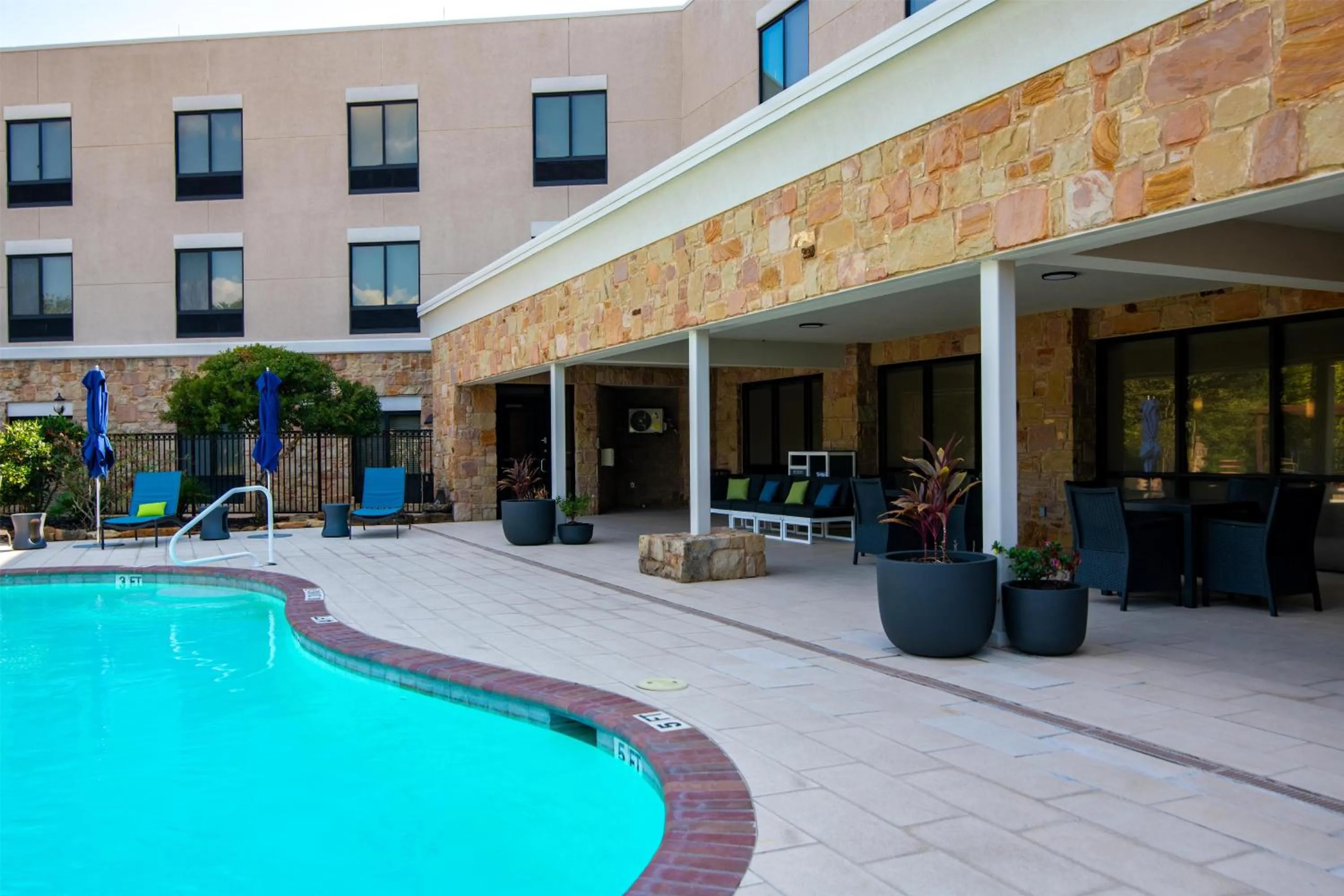 Pool view in Hampton Inn & Suites College Station