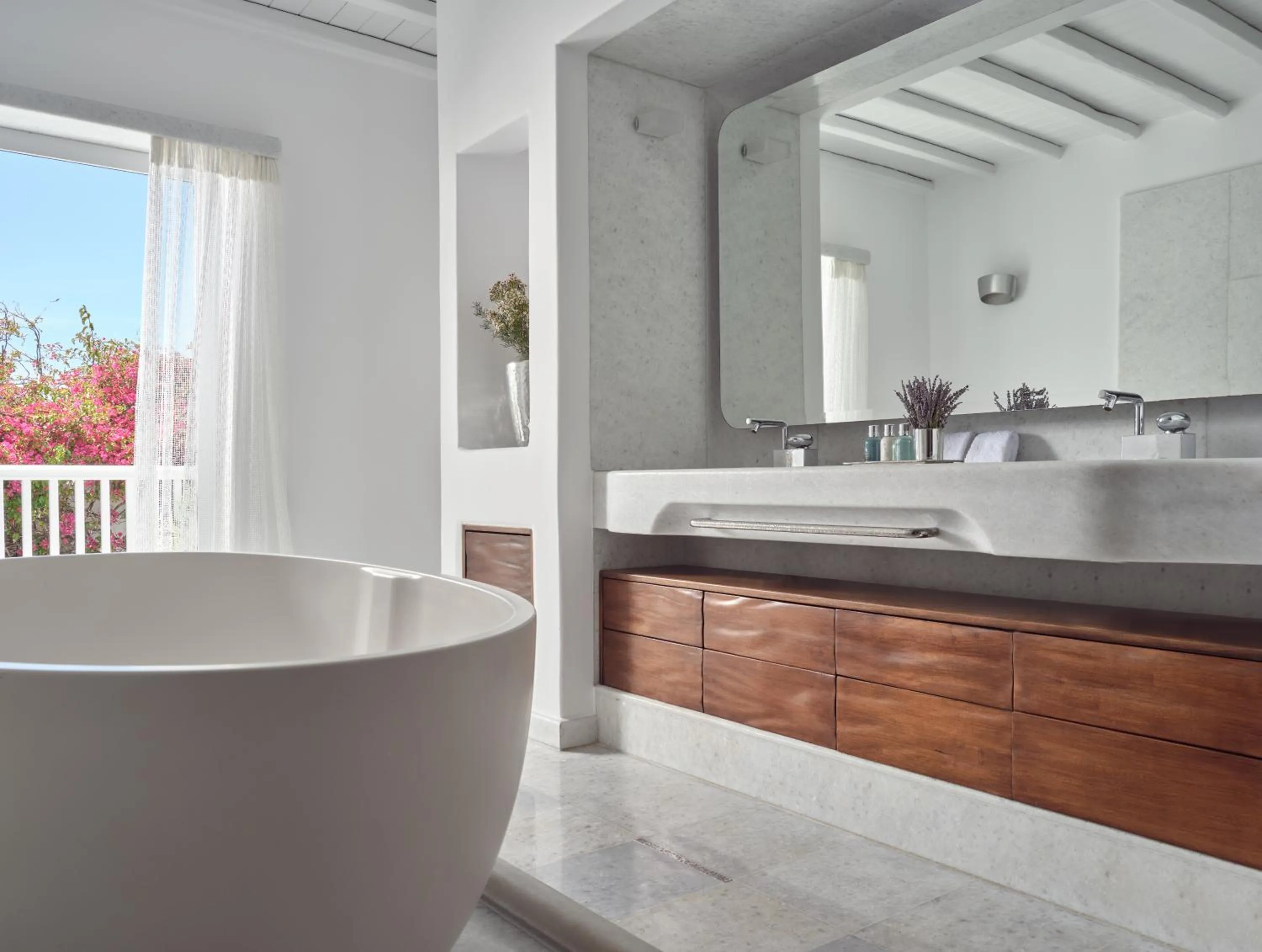 Bathroom in Belvedere Mykonos - Main Hotel - The Leading Hotels of the World