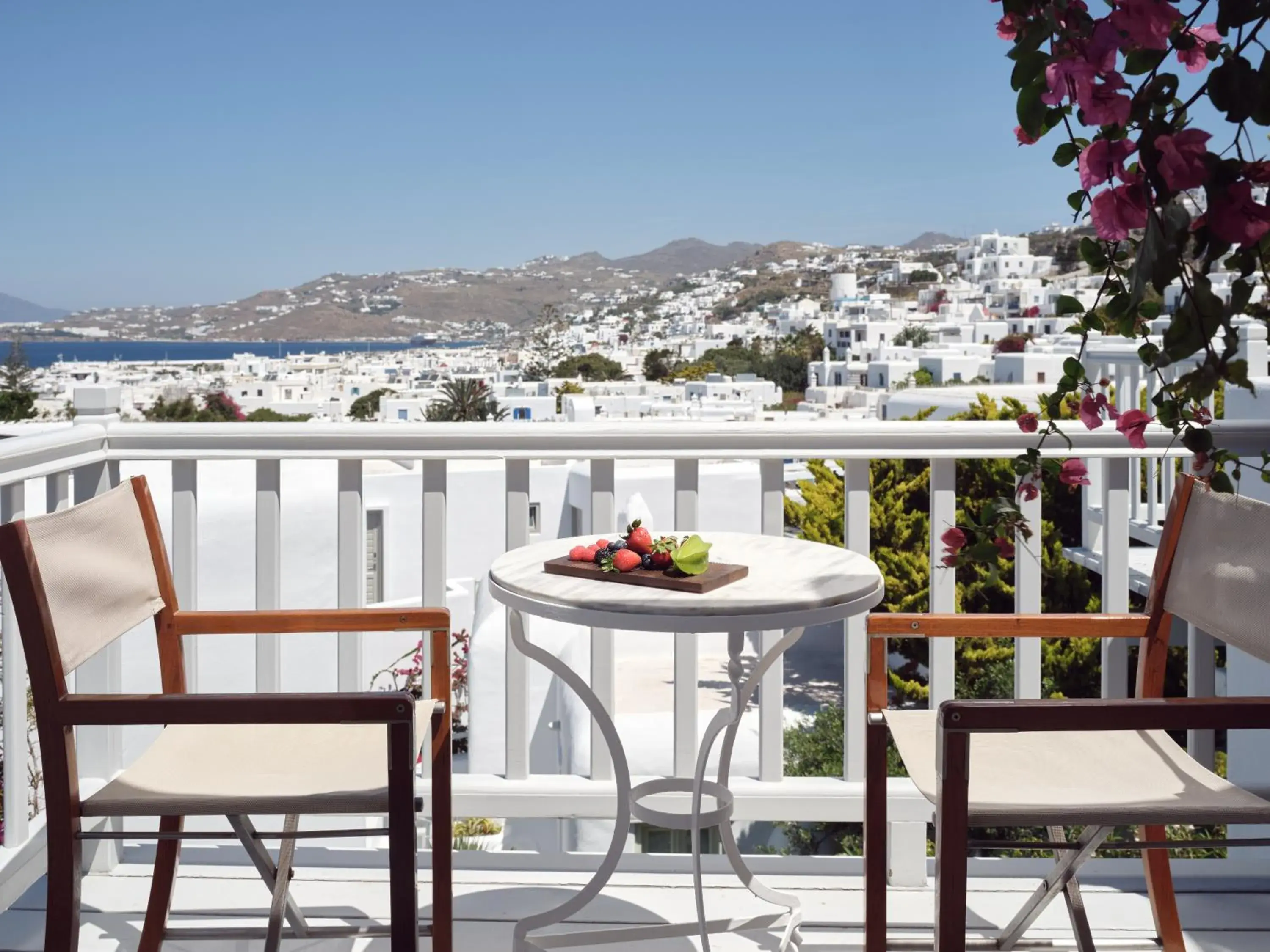 Standard Double or Twin Room with Sea or Pool View in Belvedere Mykonos - Main Hotel - The Leading Hotels of the World Standard Double or Twin Room with Sea or Pool View in Belvedere Mykonos - Main Hotel - The Leading Hotels of the World