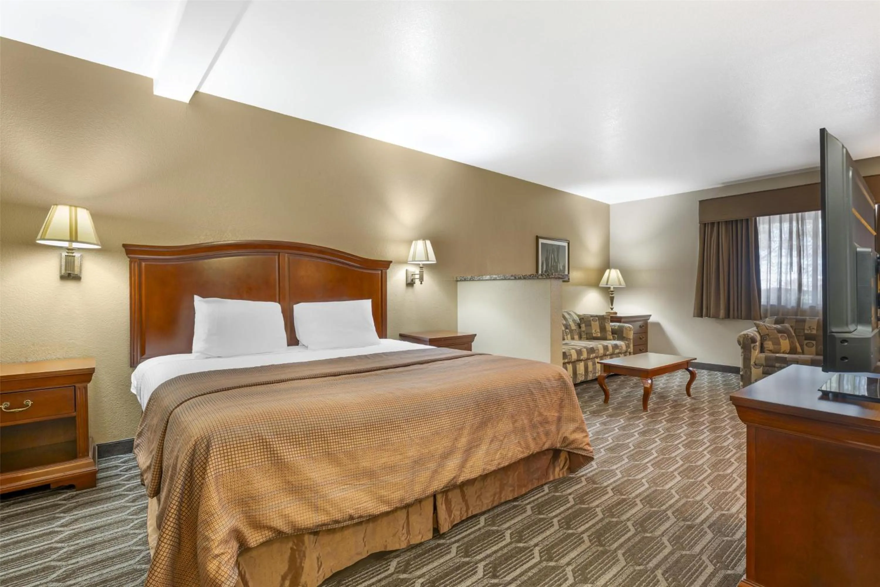 Photo of the whole room, Bed in Best Western Inn of Chandler