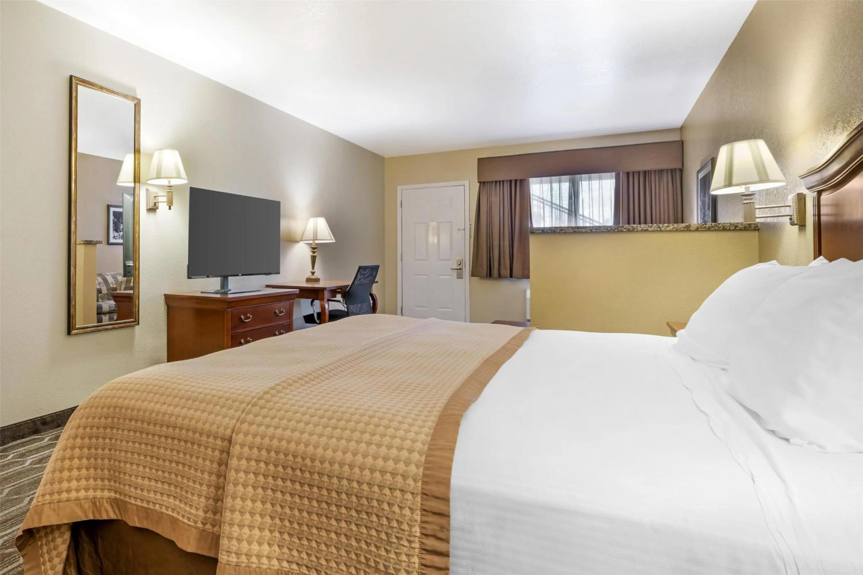 Bedroom, Bed in Best Western Inn of Chandler