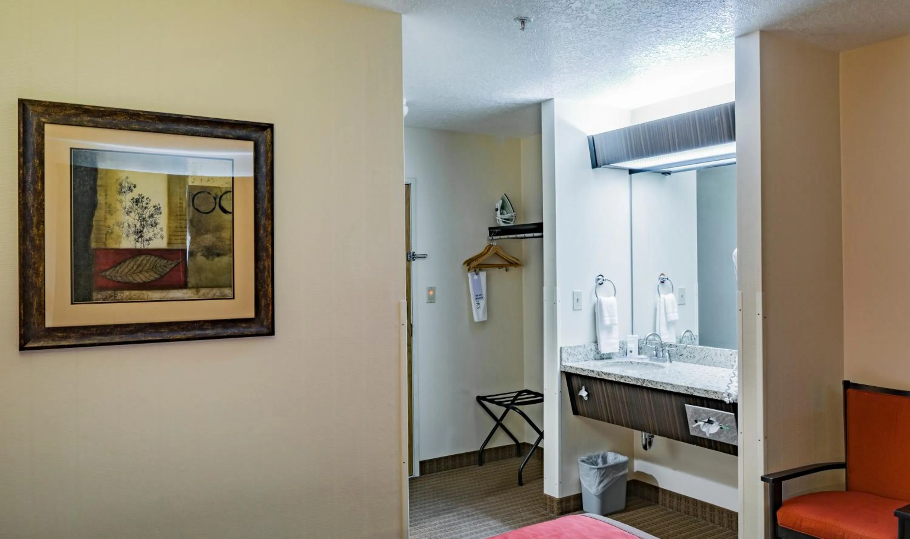 Bedroom in Inn America - Boise