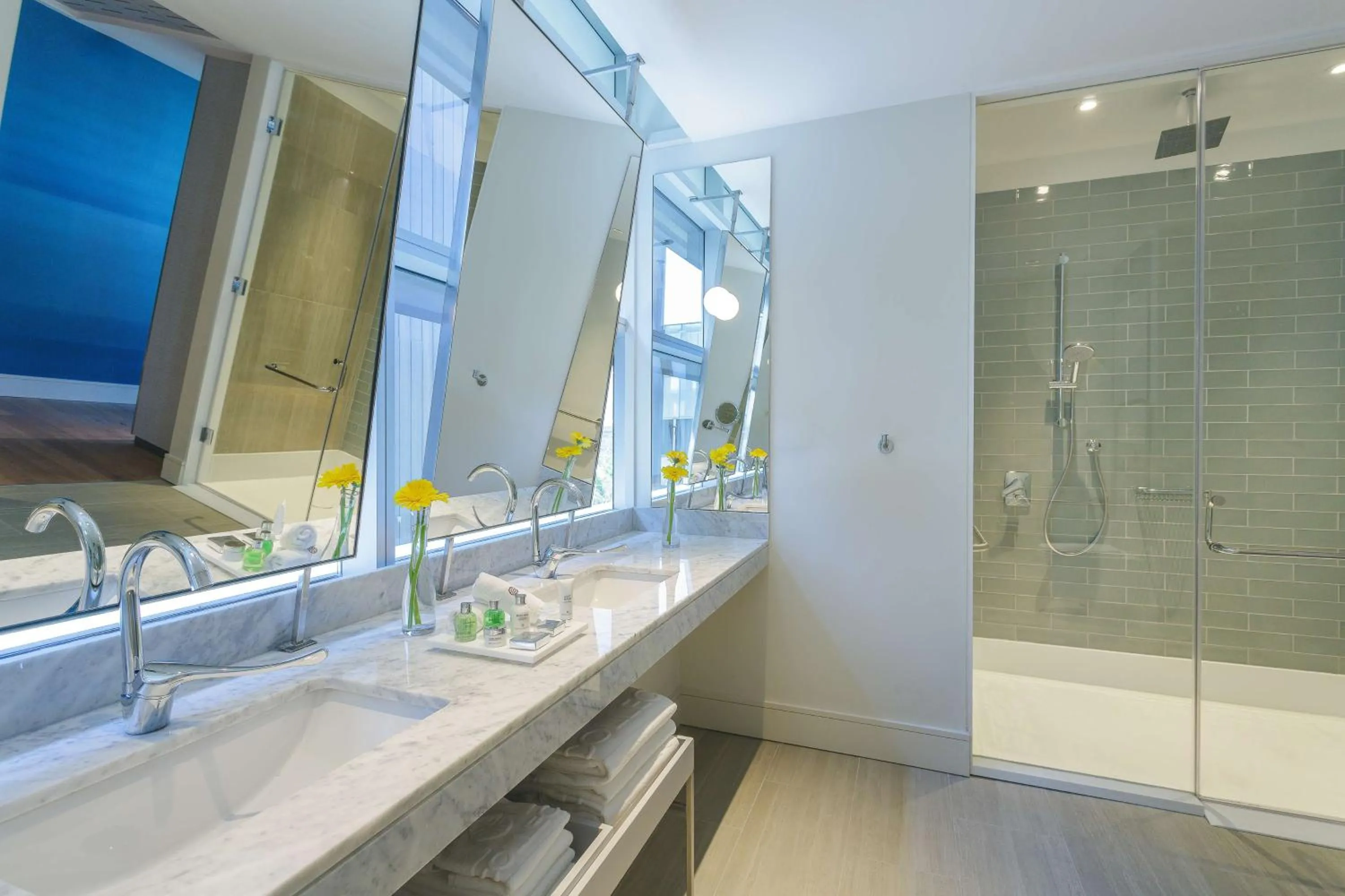 Bathroom in NH Collection Santiago Casacostanera