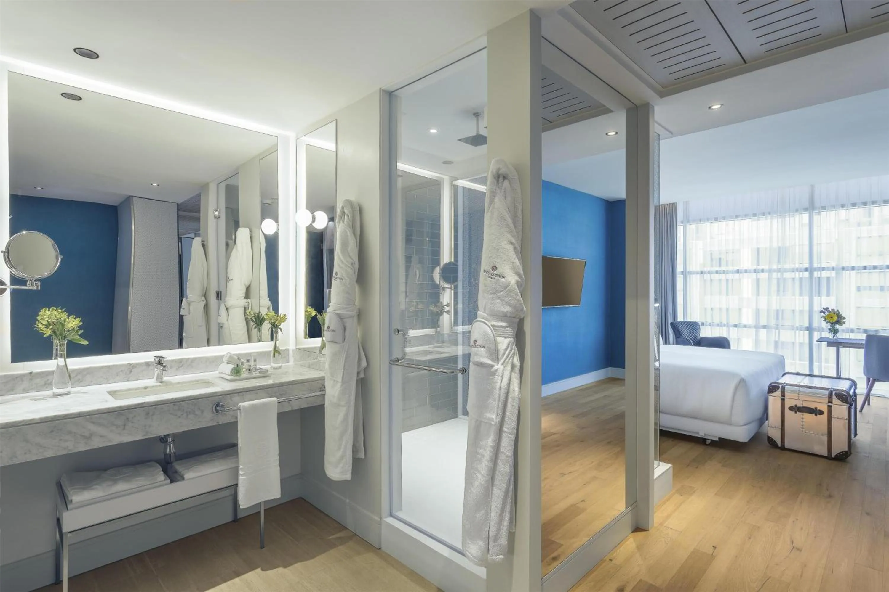 Bathroom, Bed in NH Collection Santiago Casacostanera