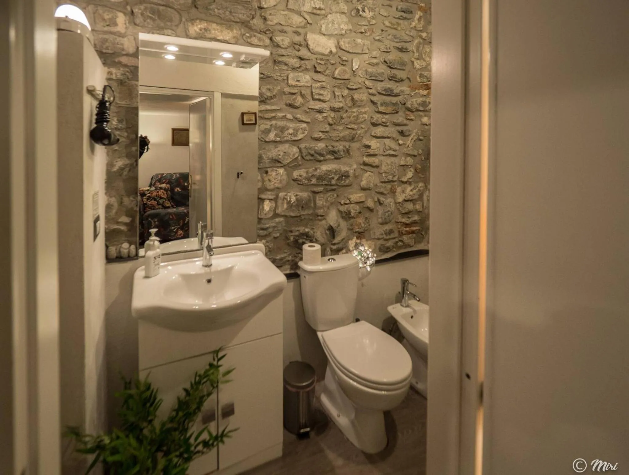Bathroom in Petrella's Point Studio with AC